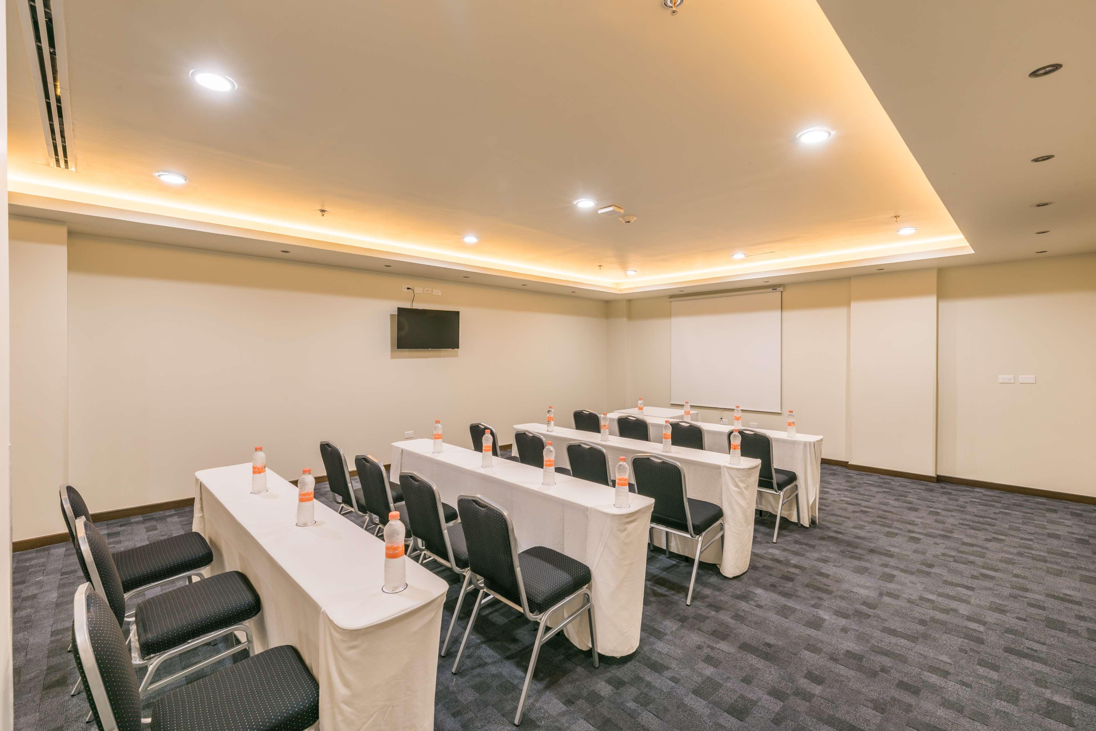 Hampton & Suites By Hilton Bajio Hotel Salamanca