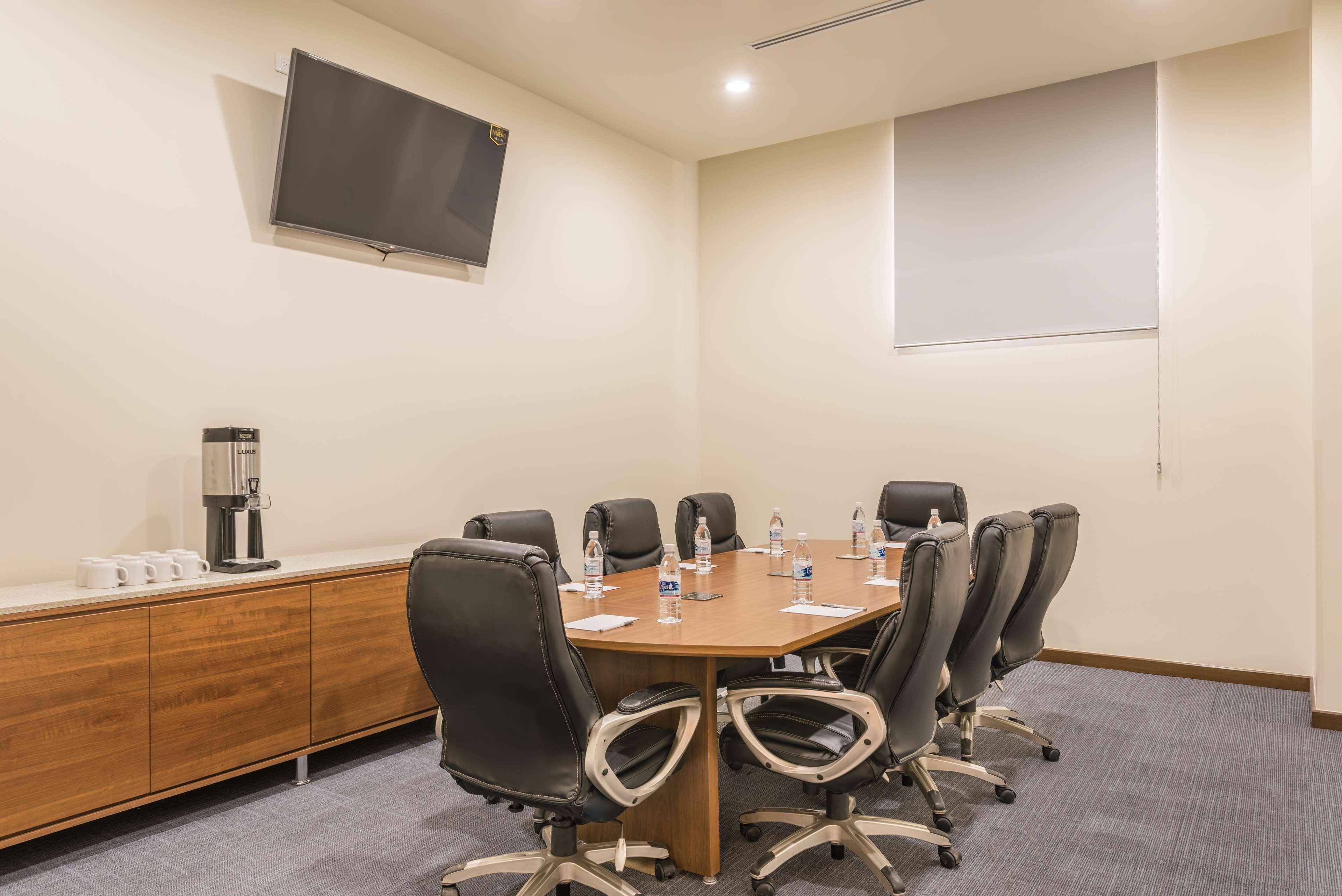 Hampton & Suites By Hilton Bajio Salamanca