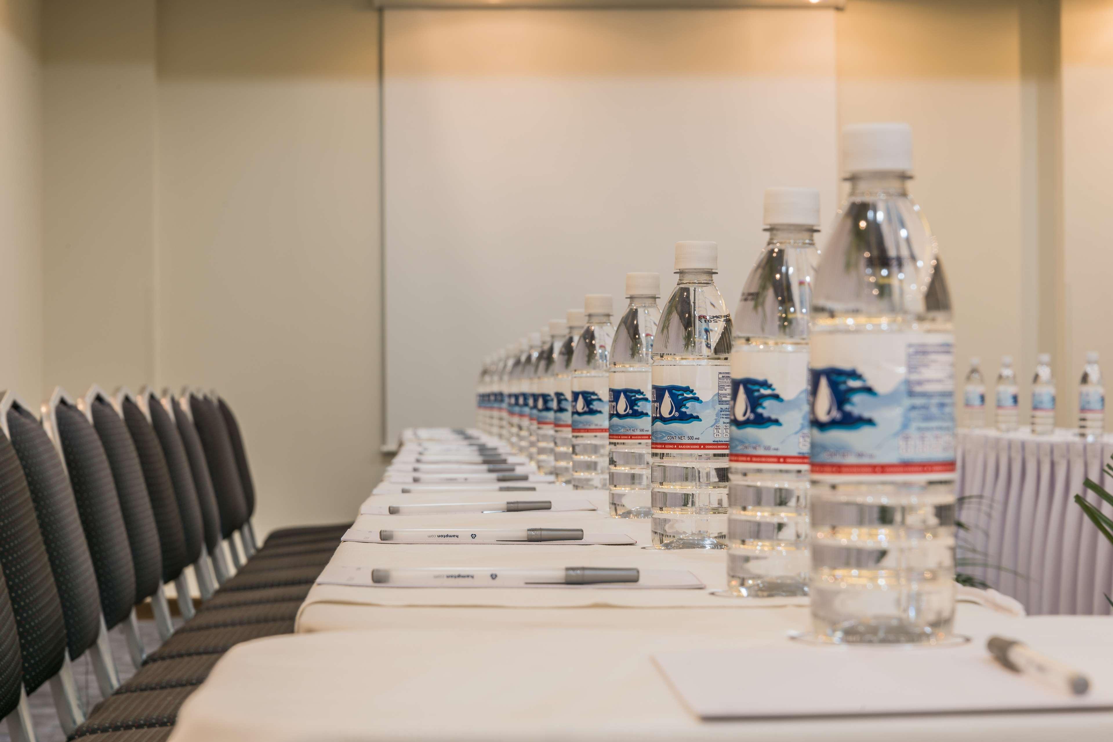 Hampton & Suites By Hilton Bajio Hotel Salamanca