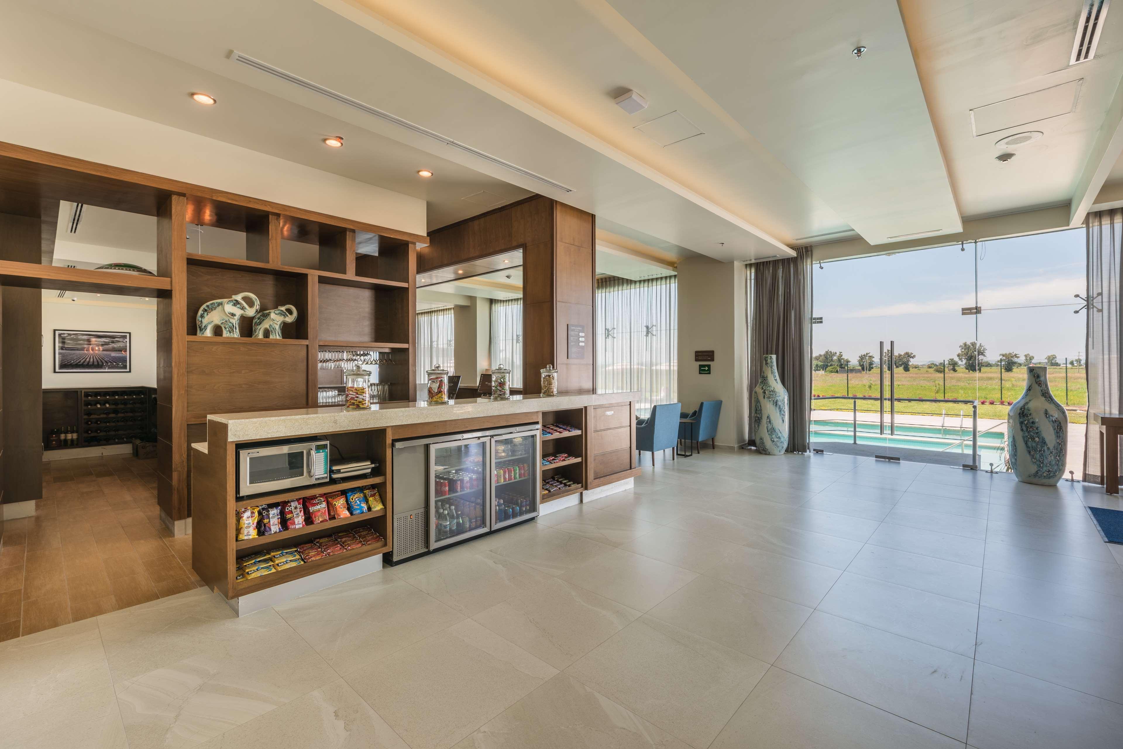 Hampton & Suites By Hilton Bajio Hotel Salamanca
