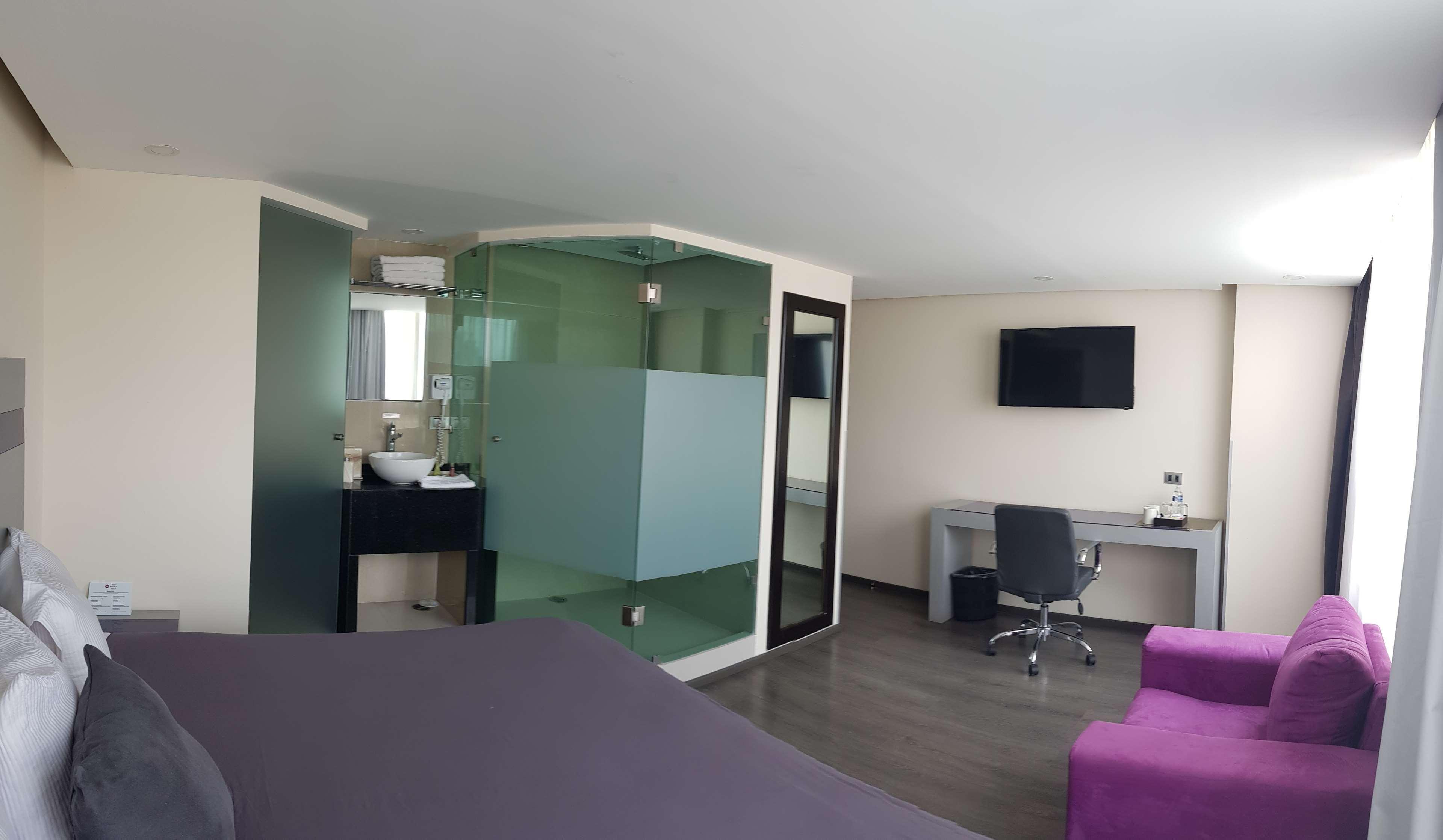 Western Metepec & 4*