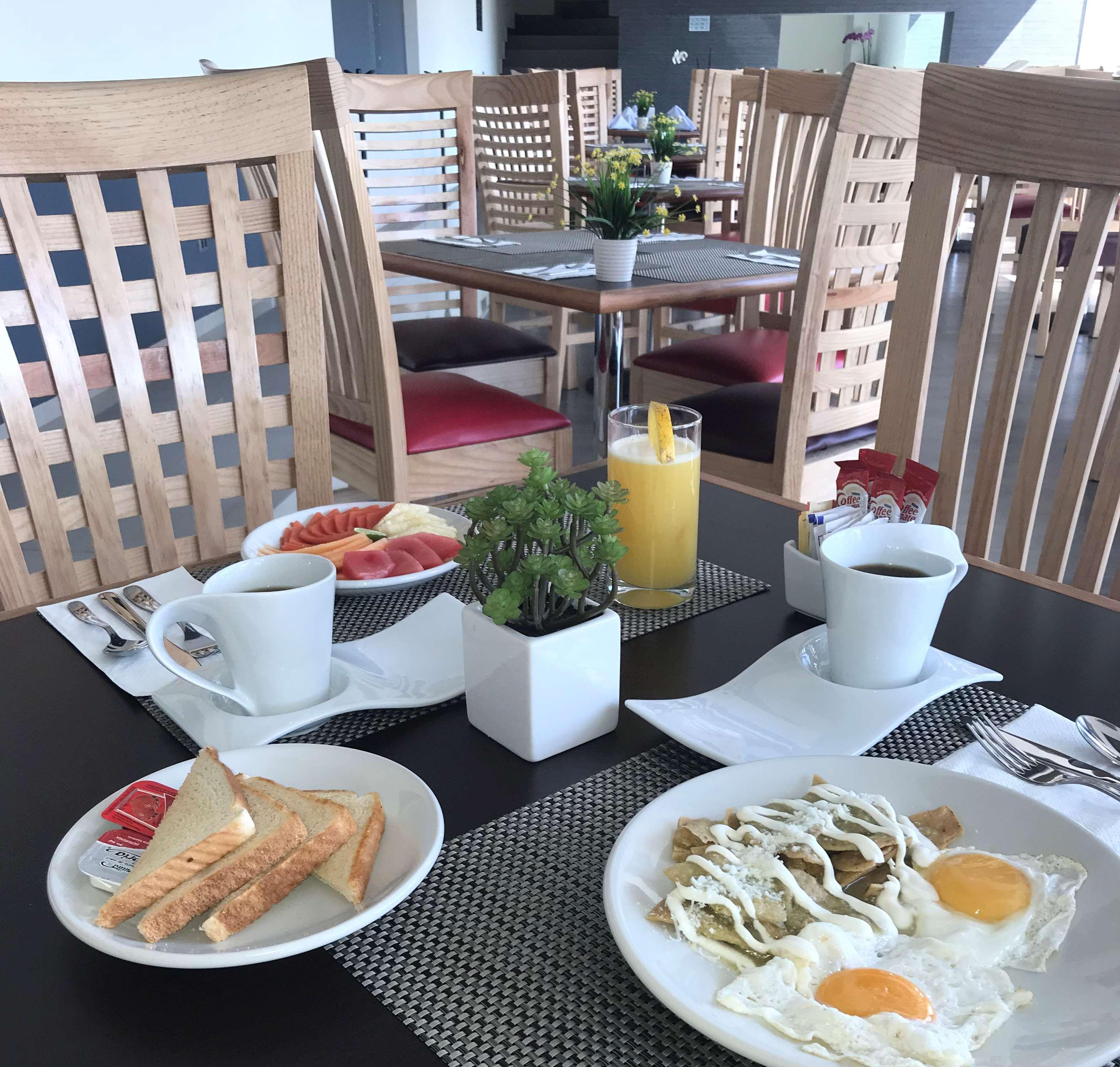 Hotel Western Metepec &