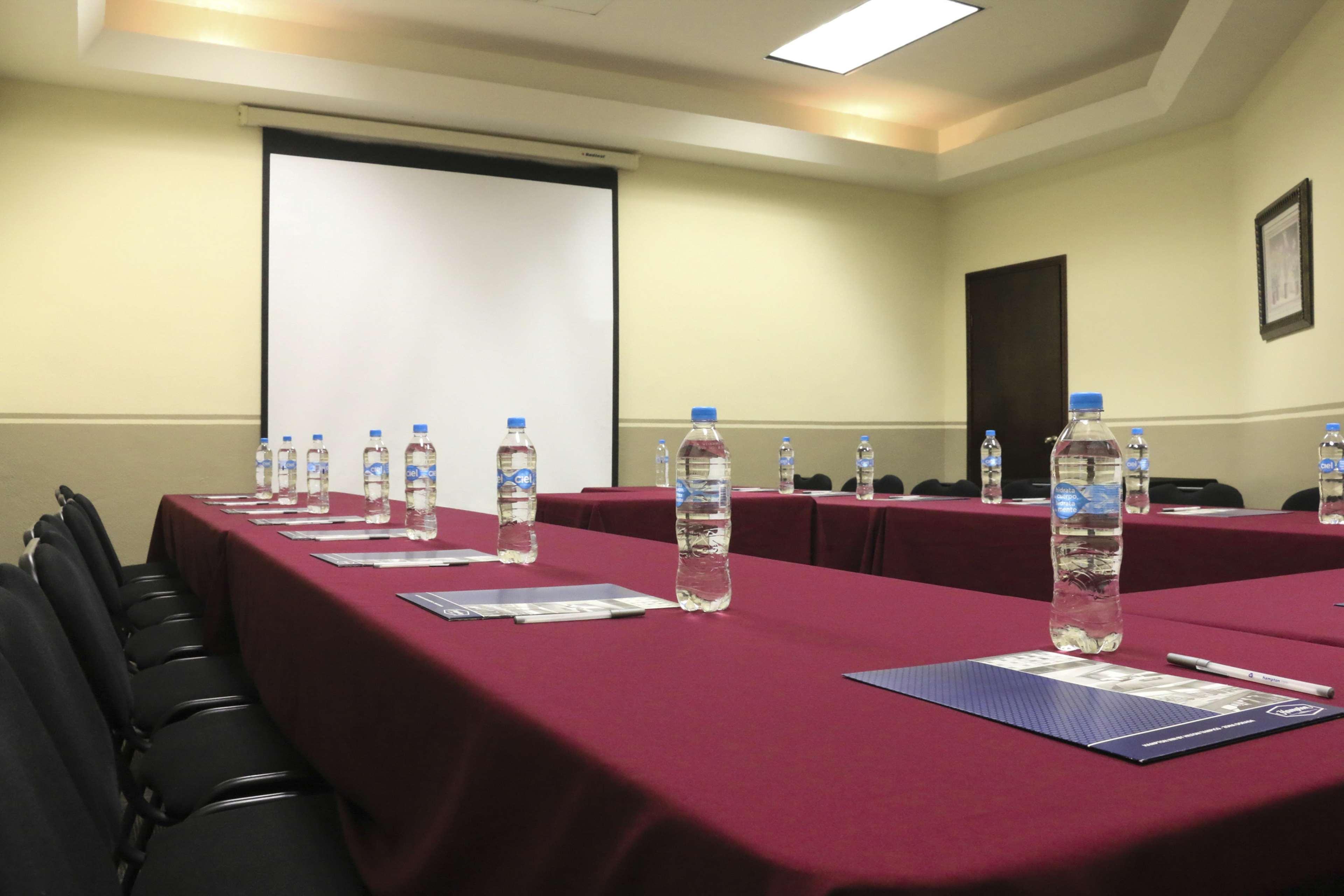 Hampton Zona Dorada Hotel 3*