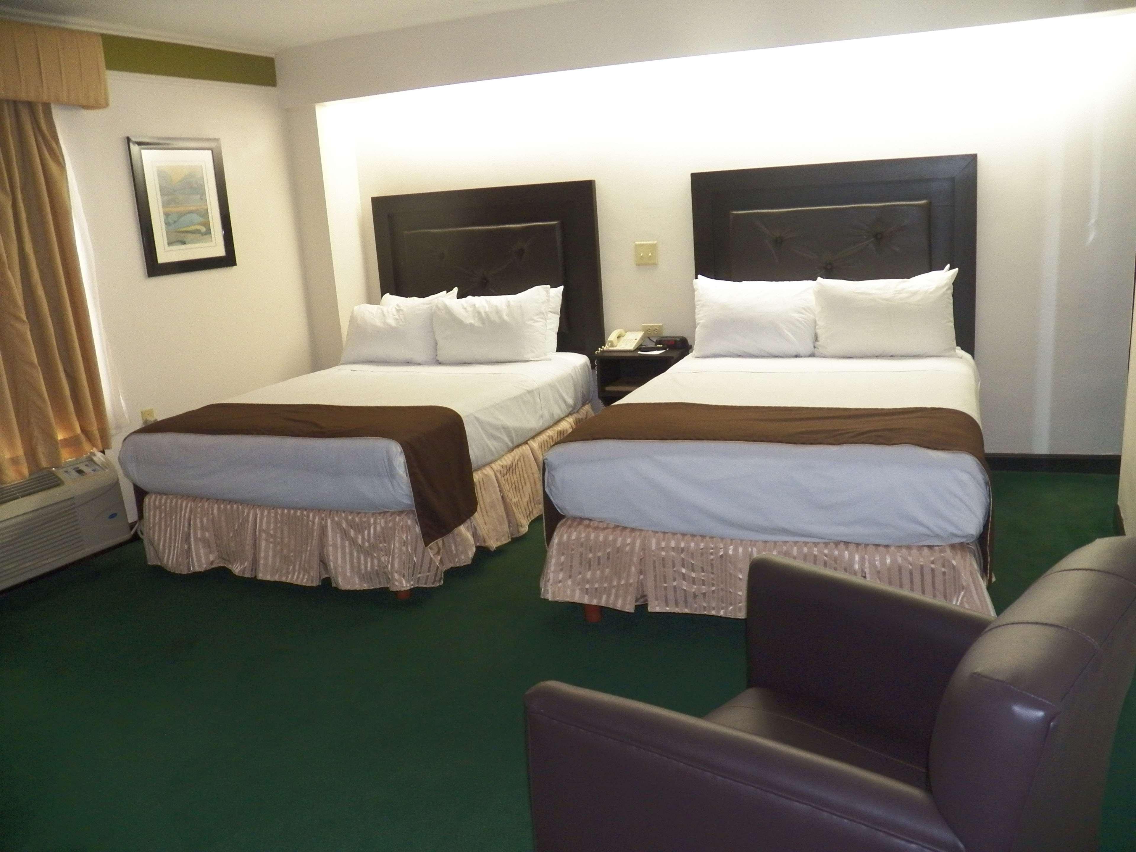 Hotel Western Plaza