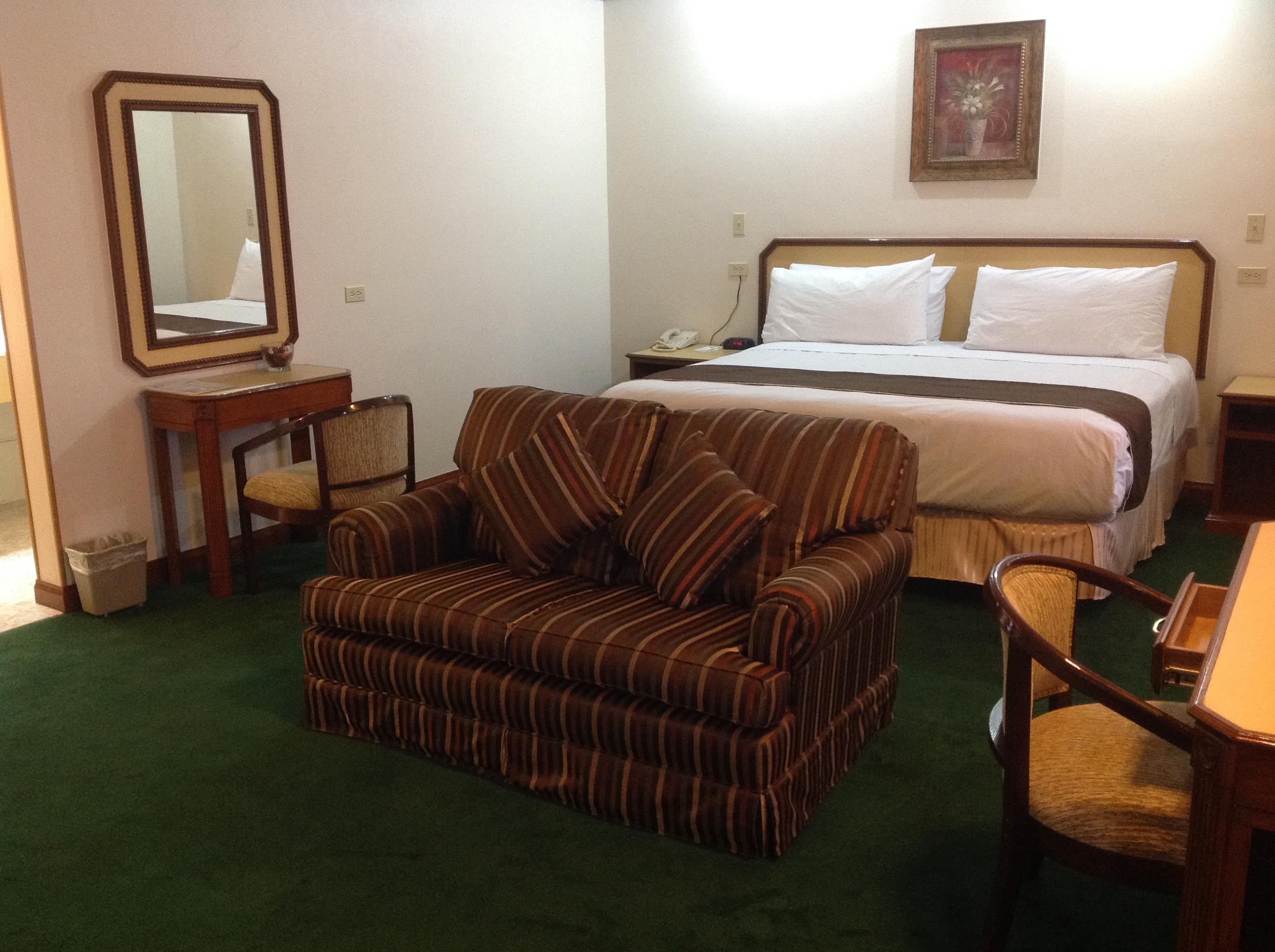 Western Plaza Hotel 4*