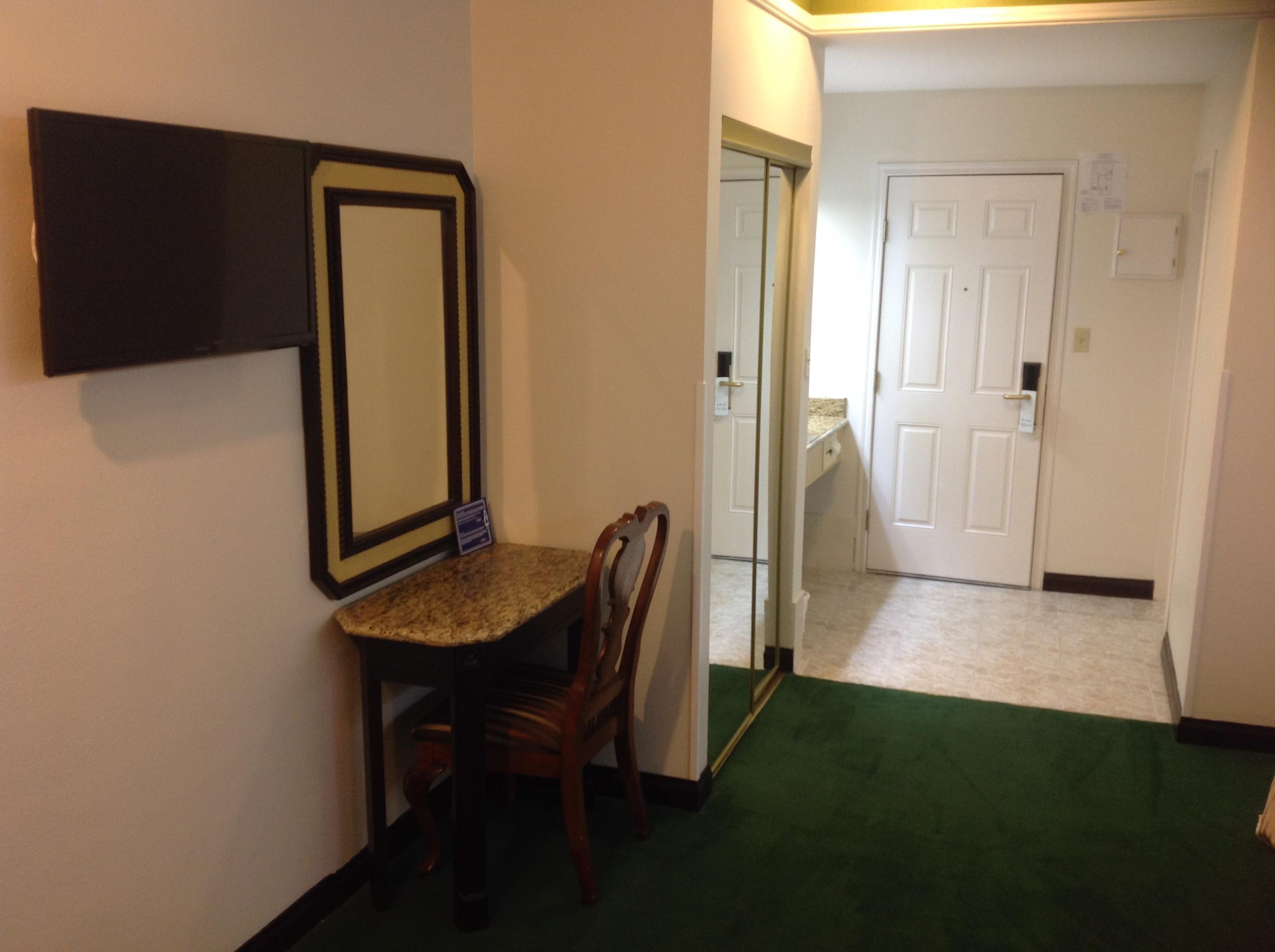 Hotel Western Plaza 4*