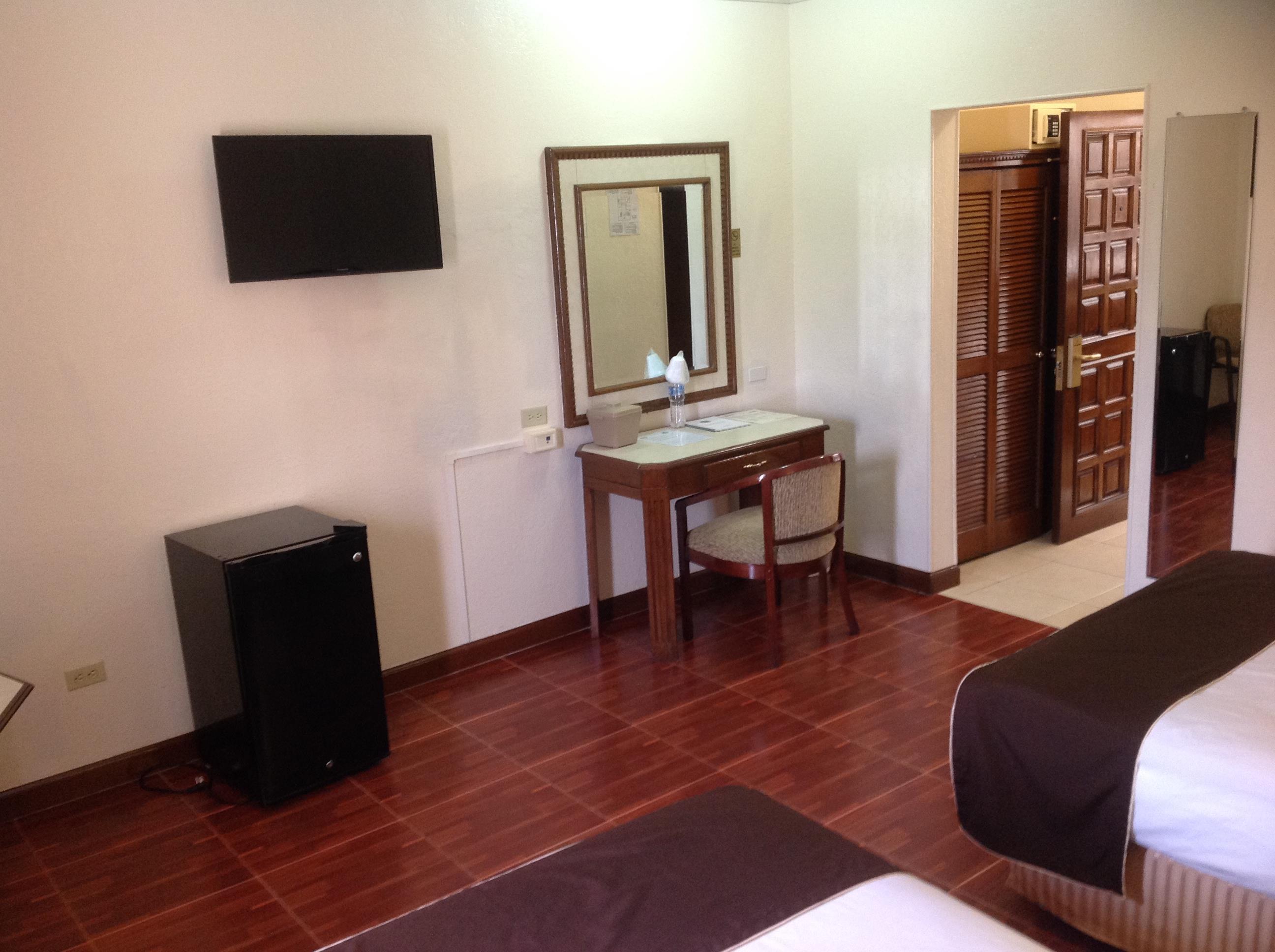 Western Plaza Hotel 4*