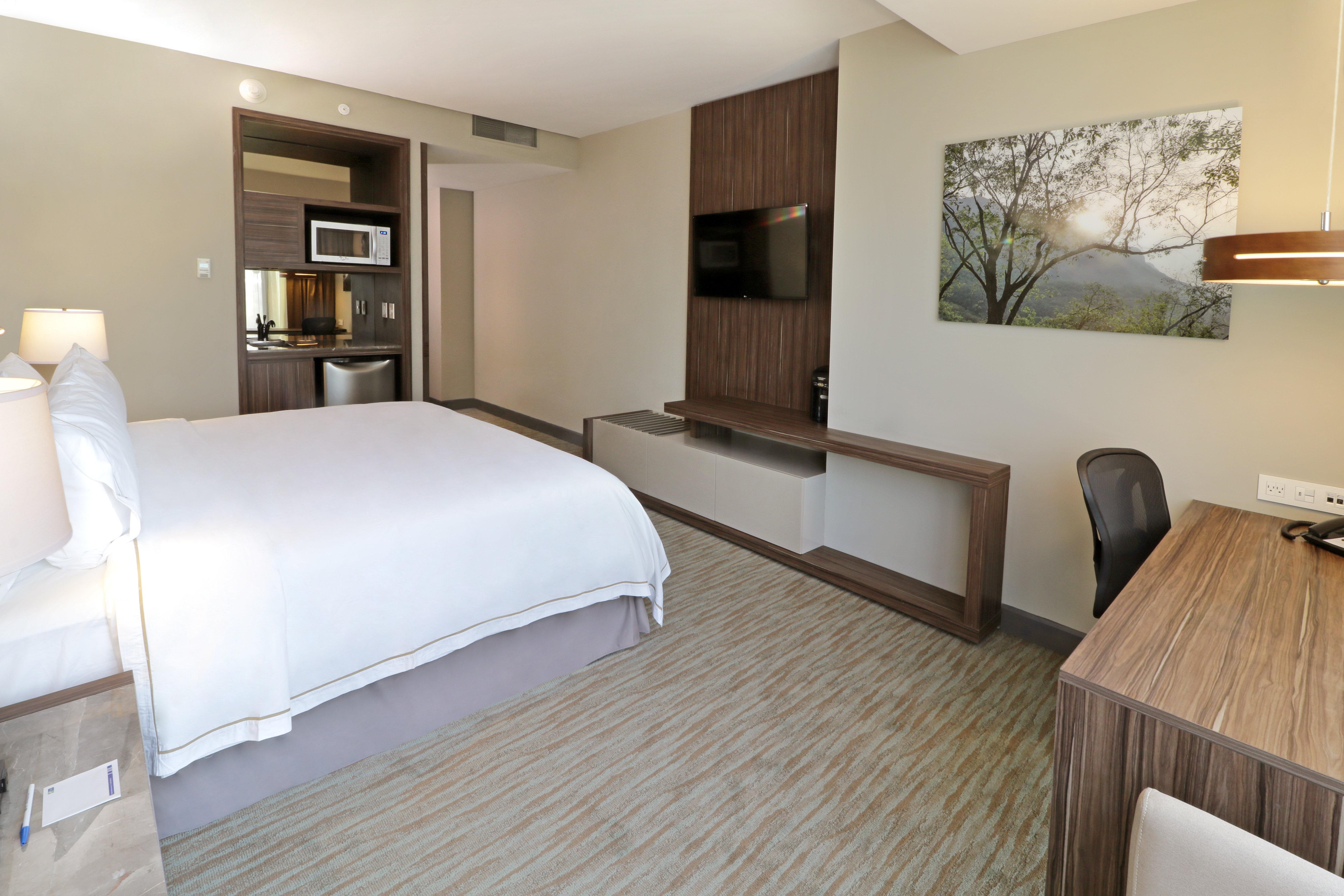 Express & Monterrey Valle By Ihg