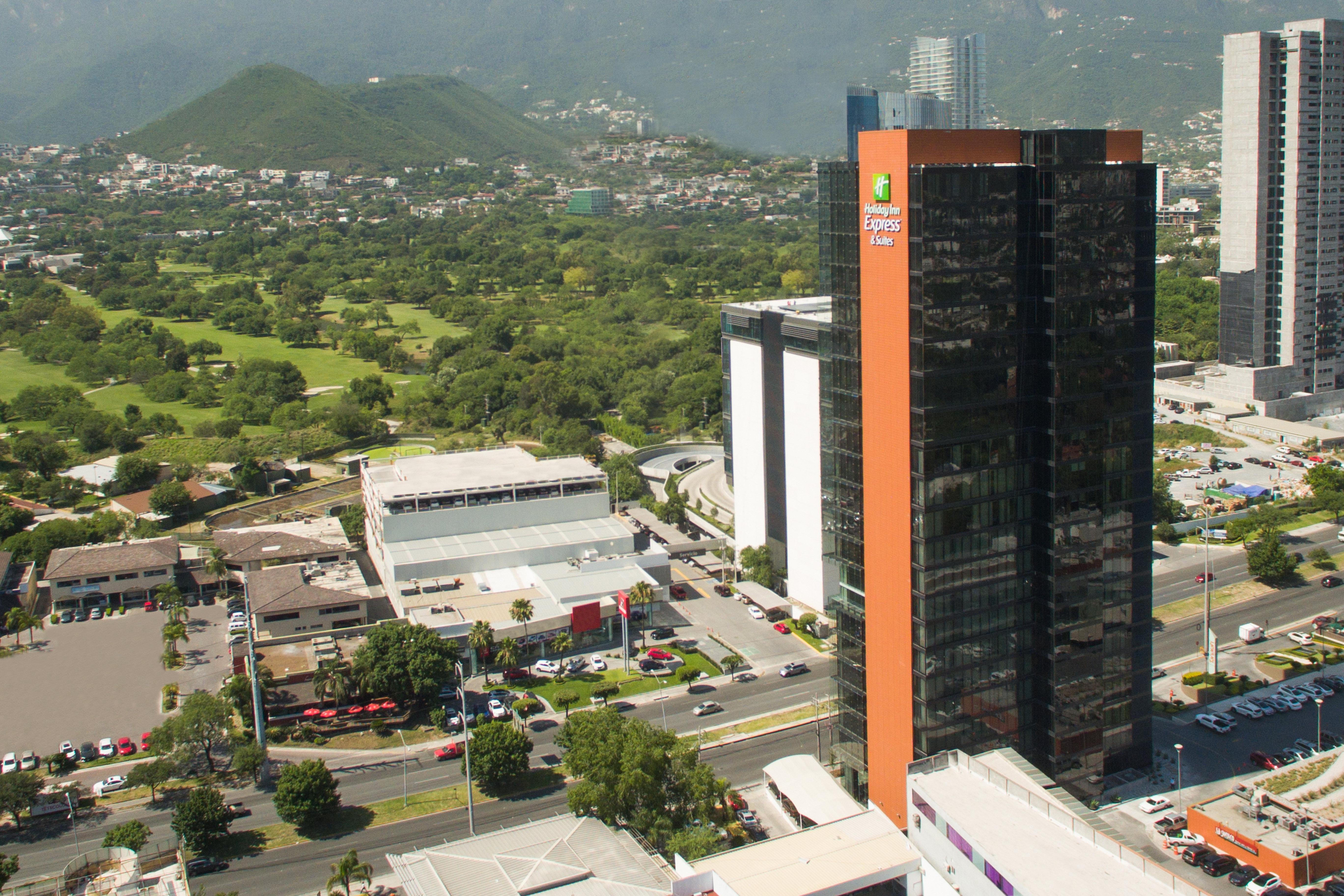 Express & Monterrey Valle By Ihg Hotel