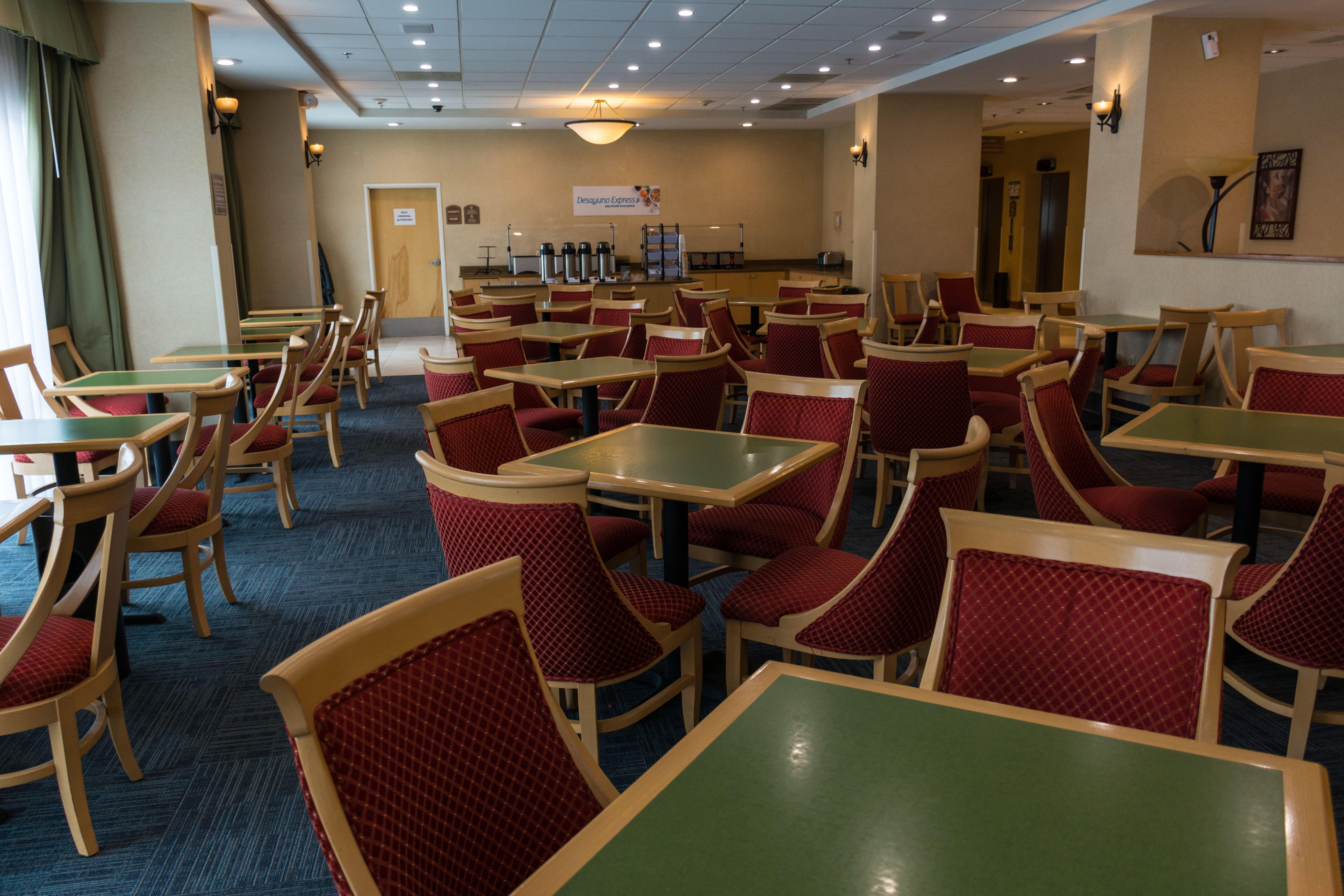 Express Zona Aeropuerto By Ihg Hotel 4*