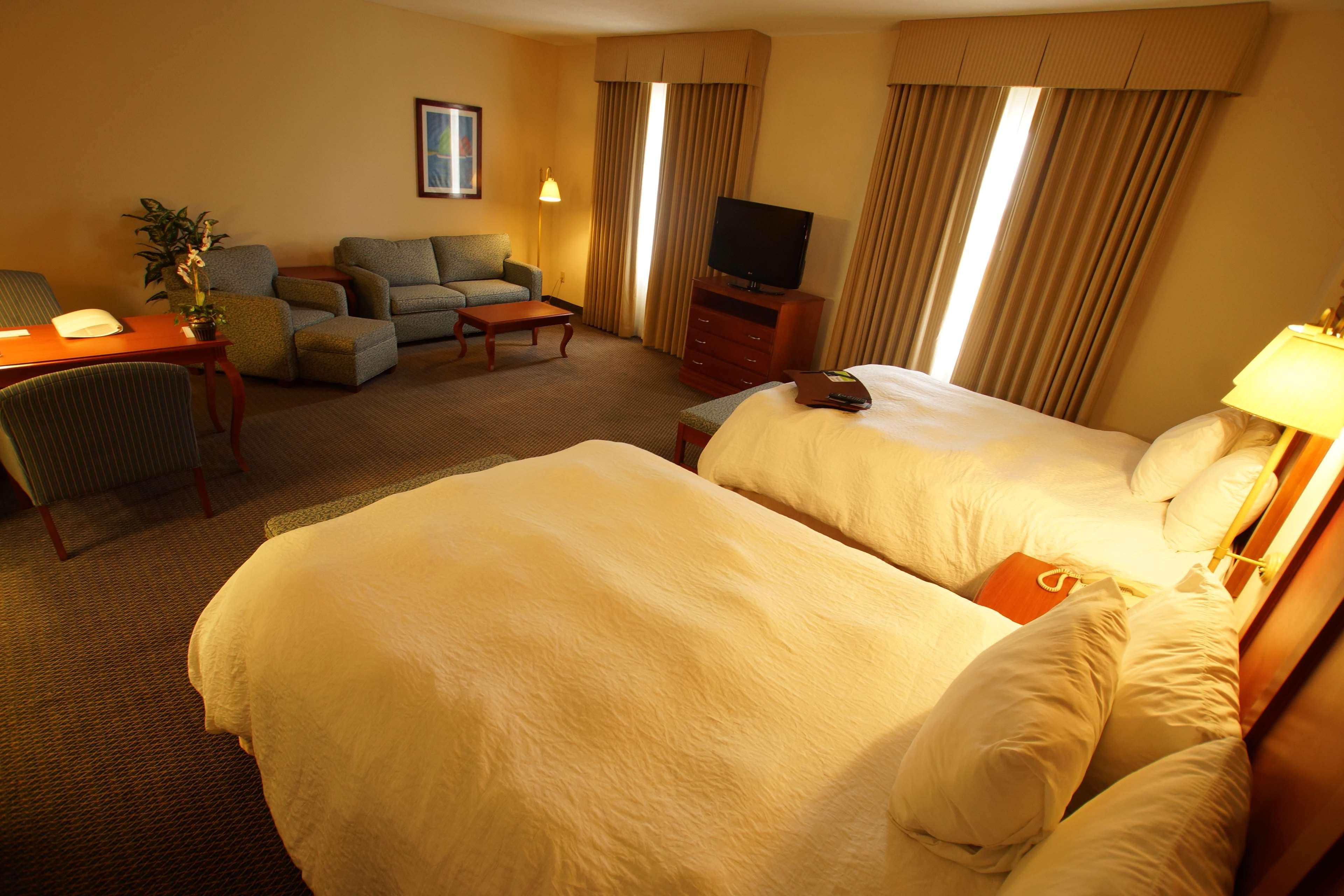 Hampton Airport 3*