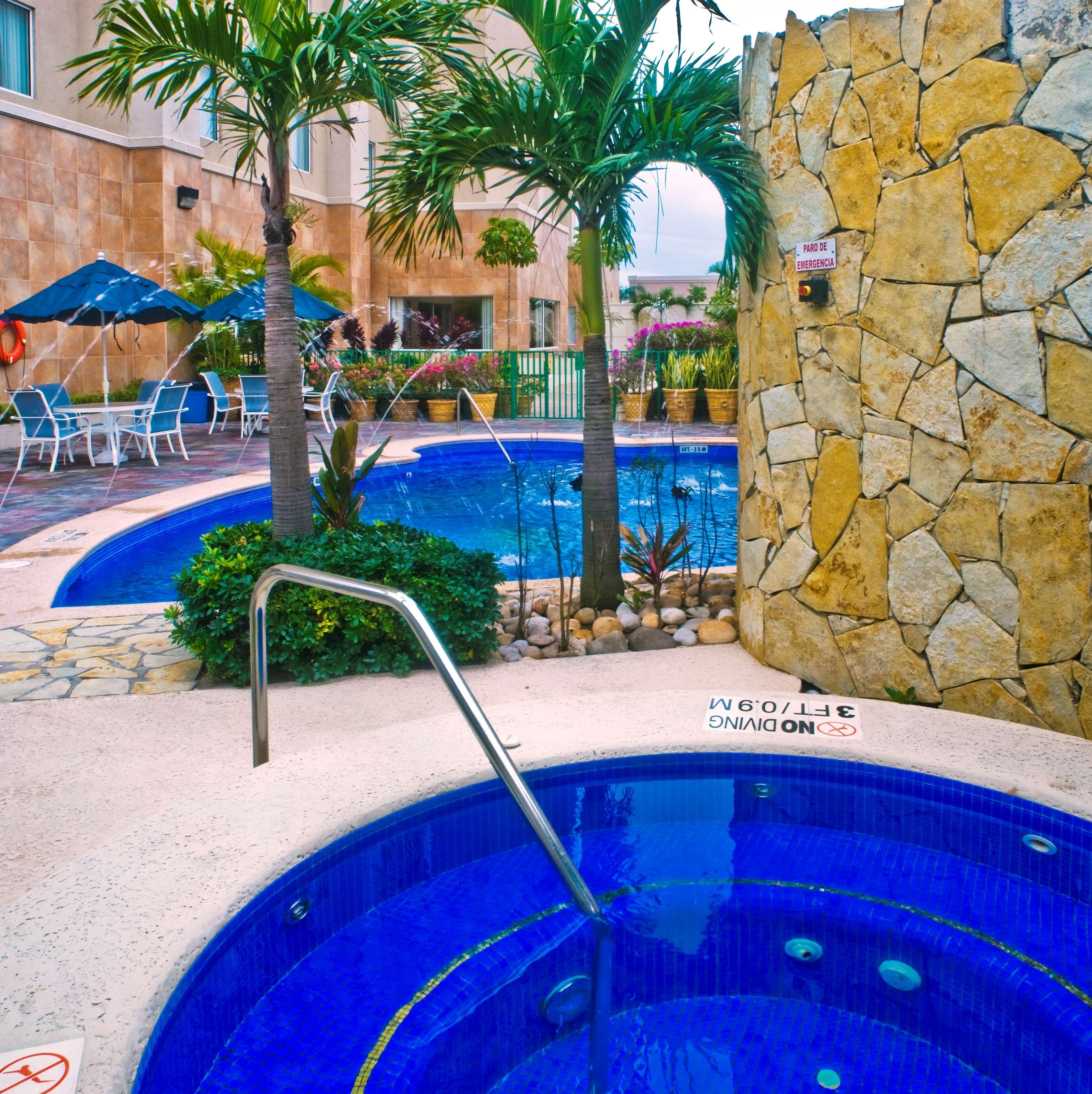 Hotel Hampton Airport