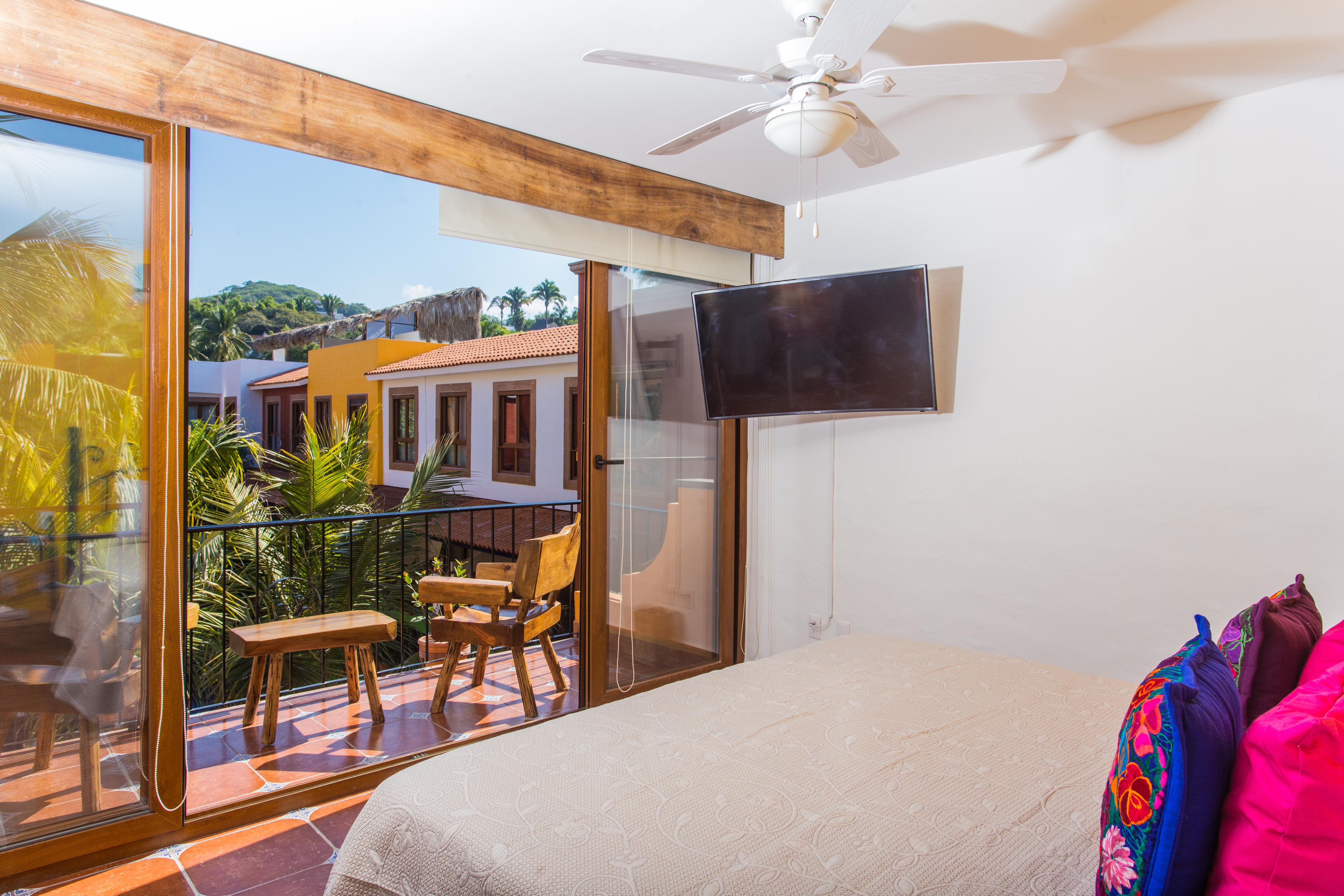 Casa Loteria: Colorful Family Retreat With Pool In Pueblito Hotel 4*