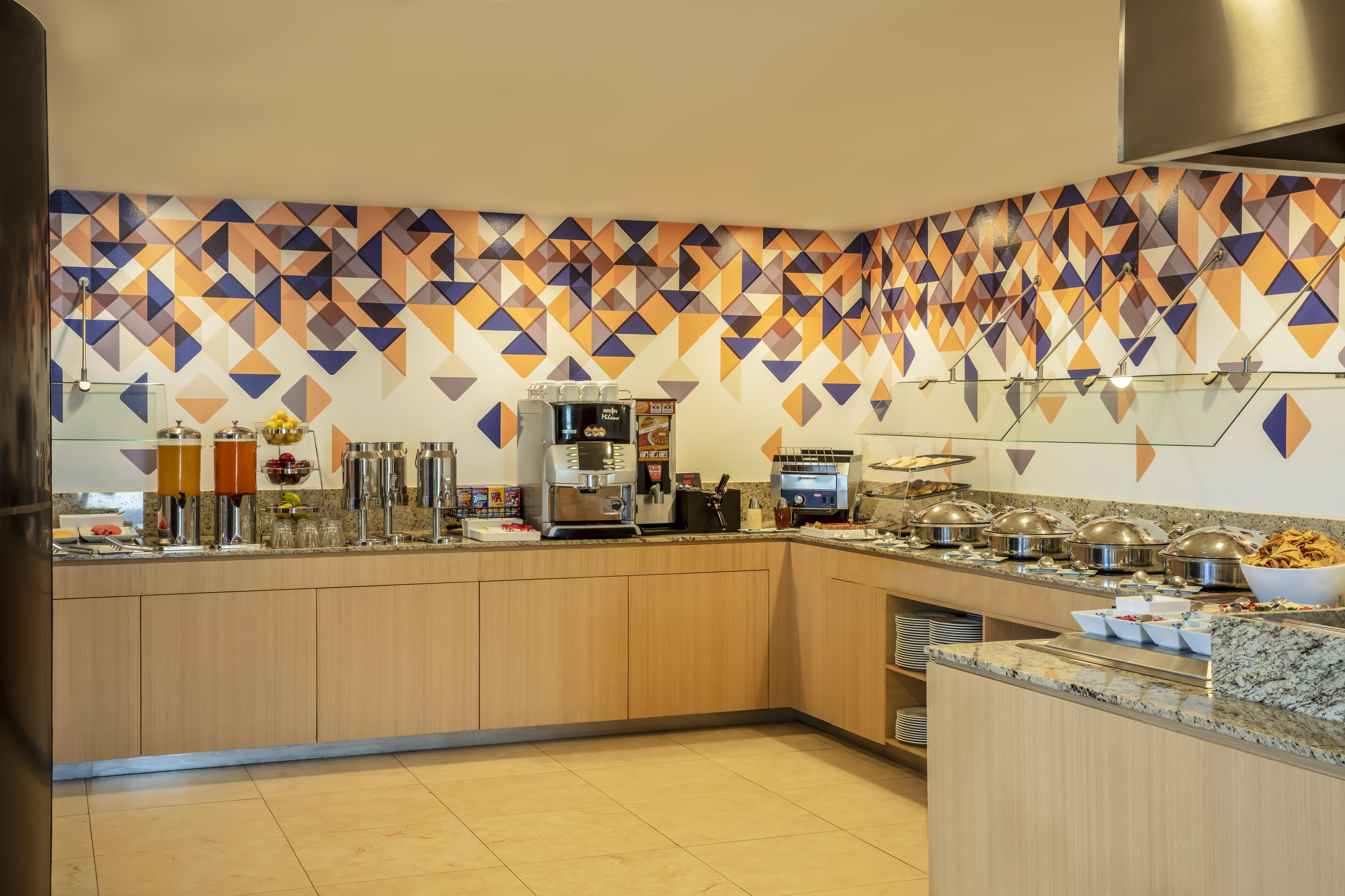 Fiesta Express Constituyentes Hotel 4*