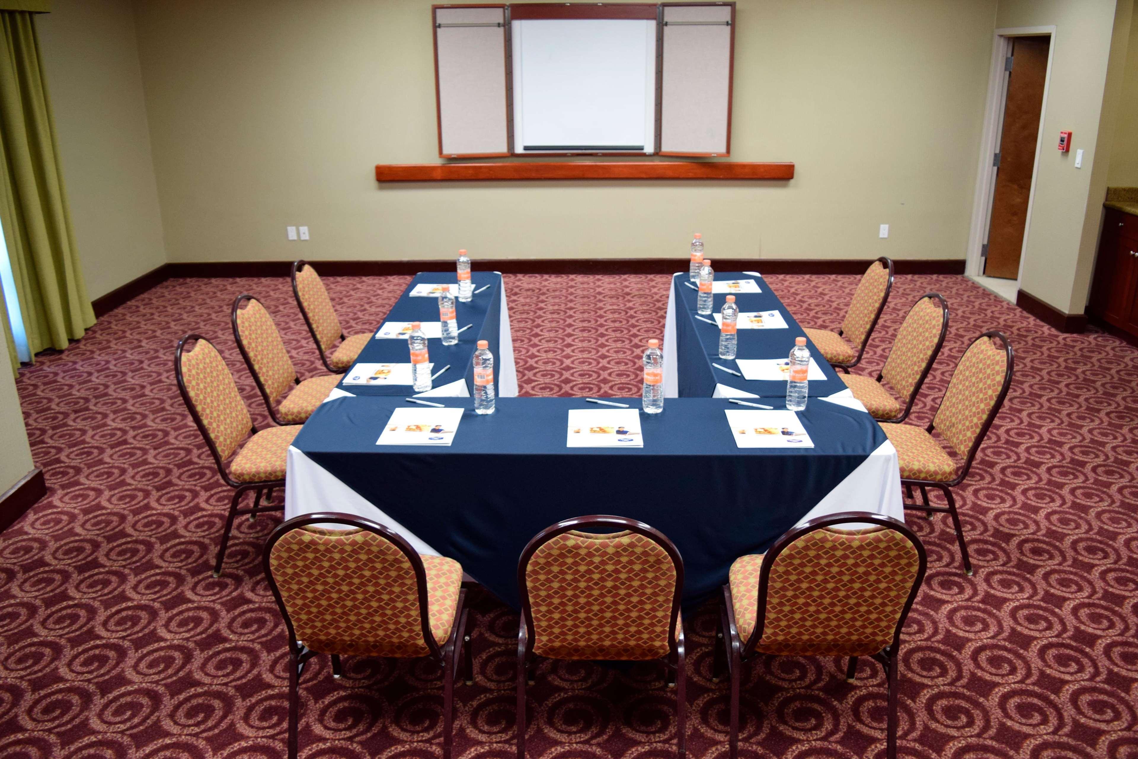 Hampton By Hilton 3*