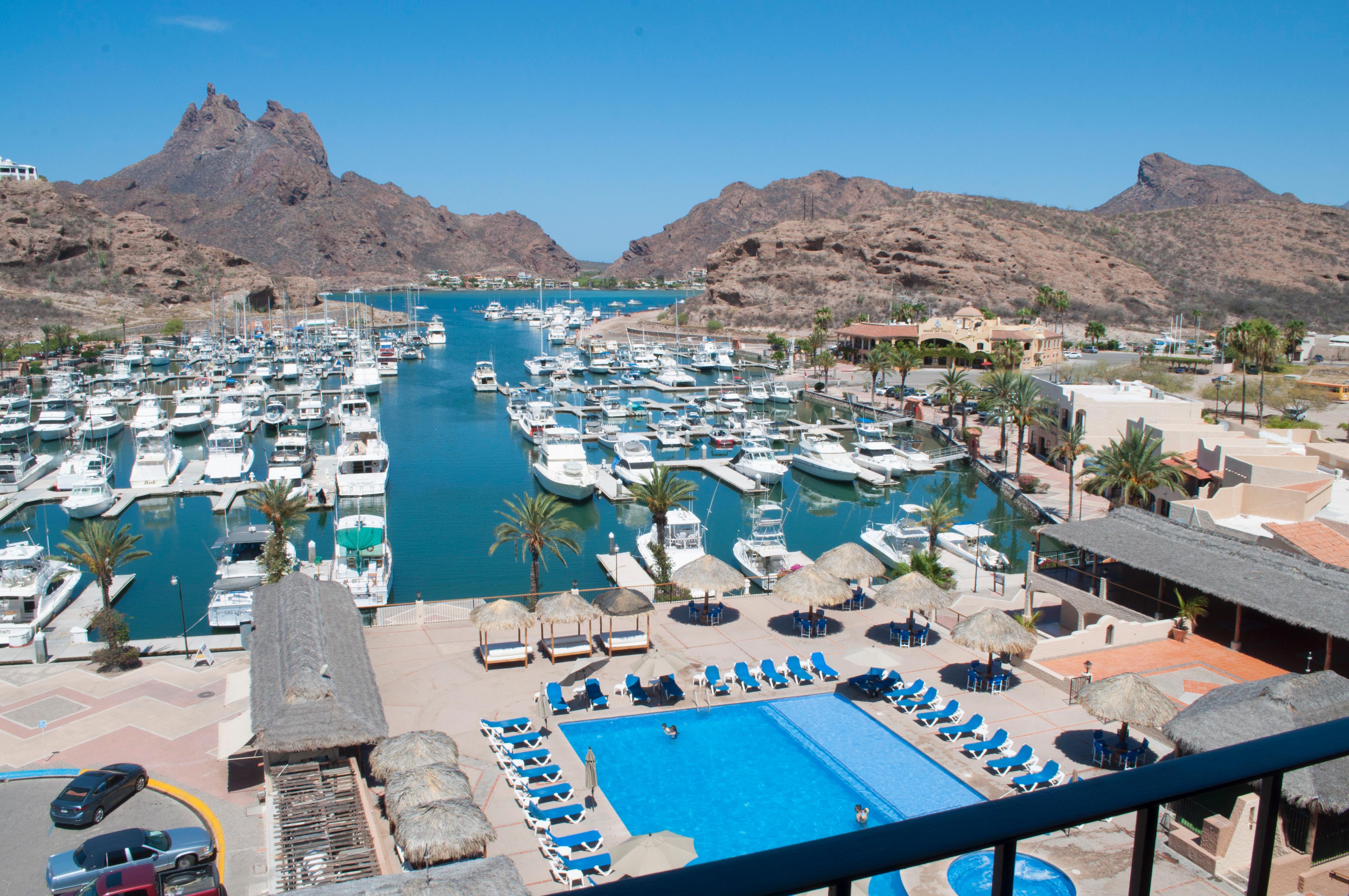 Marinaterra & Hotel 4*