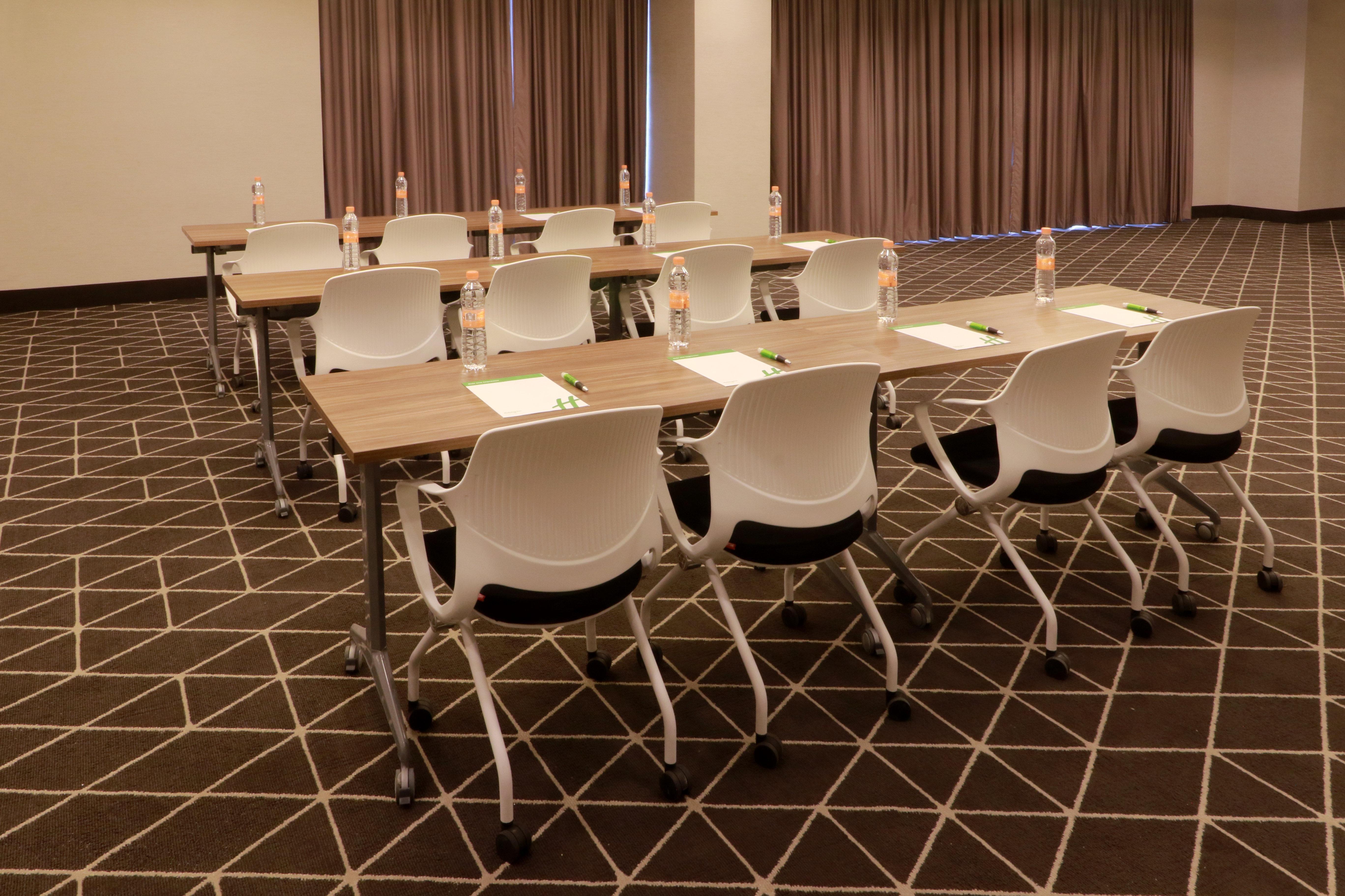 & - Monterrey Zona Airport By Ihg