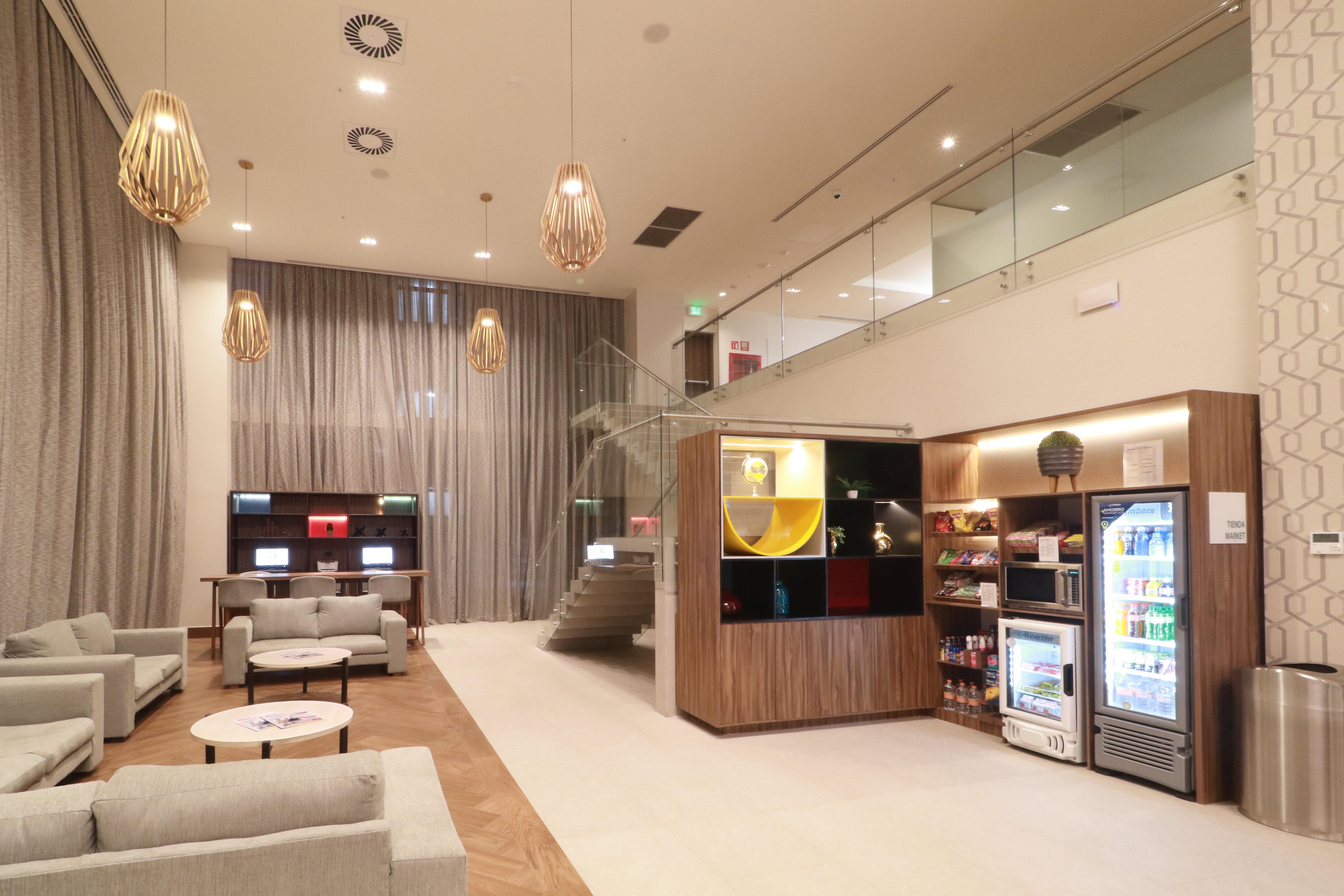 & - Monterrey Zona Airport By Ihg 5*