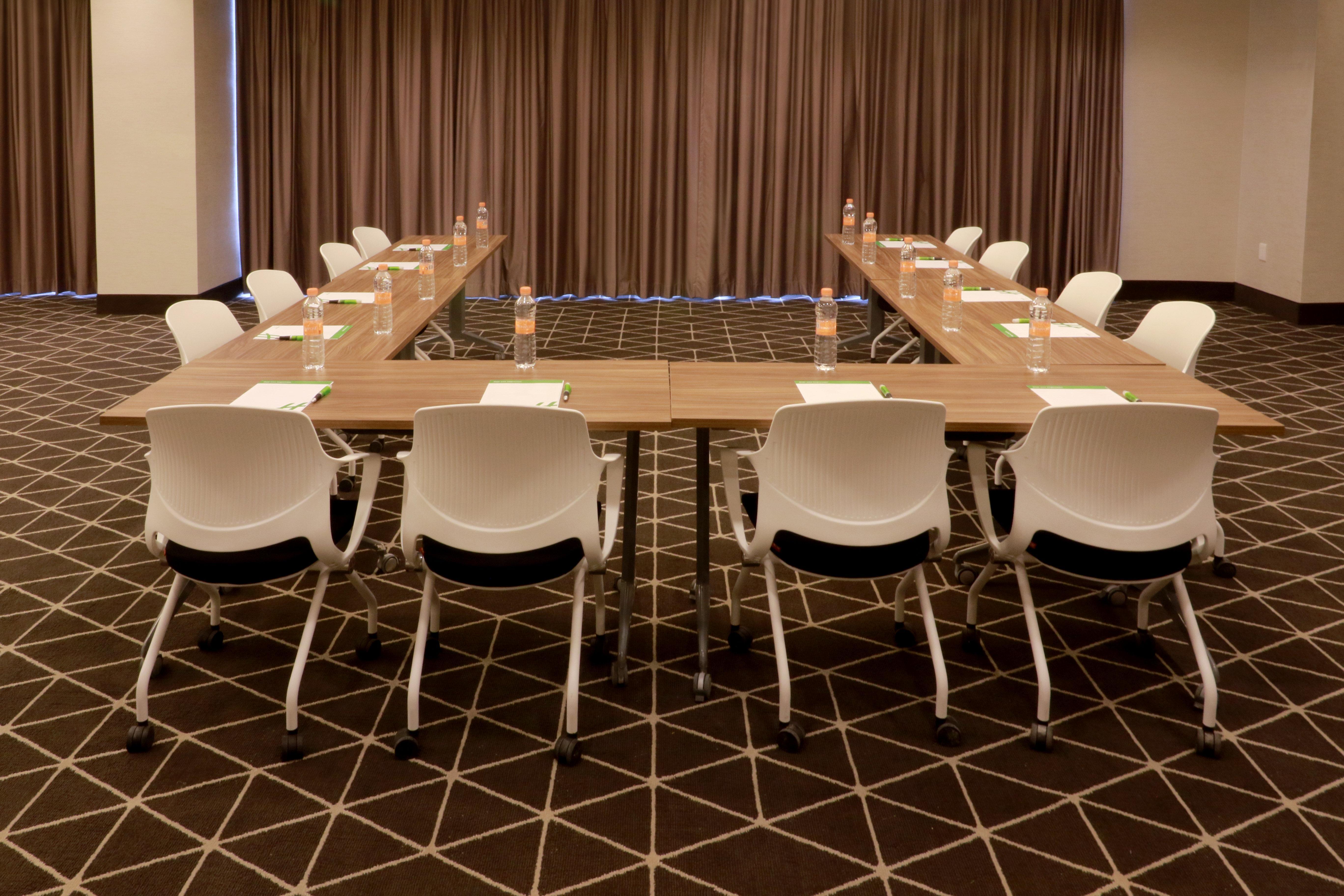 Hotel & - Monterrey Zona Airport By Ihg 5*