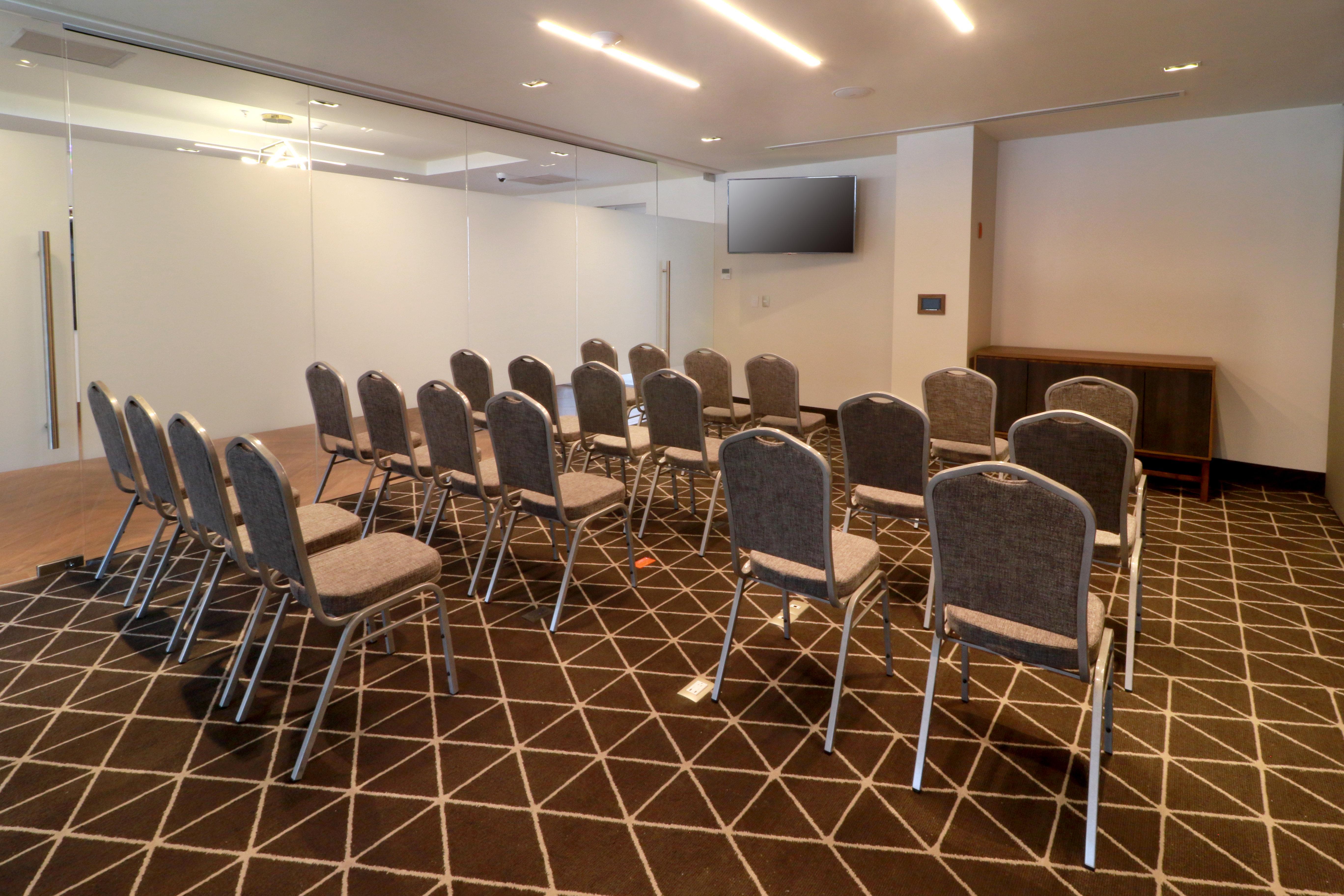Hotel & - Monterrey Zona Airport By Ihg 5*