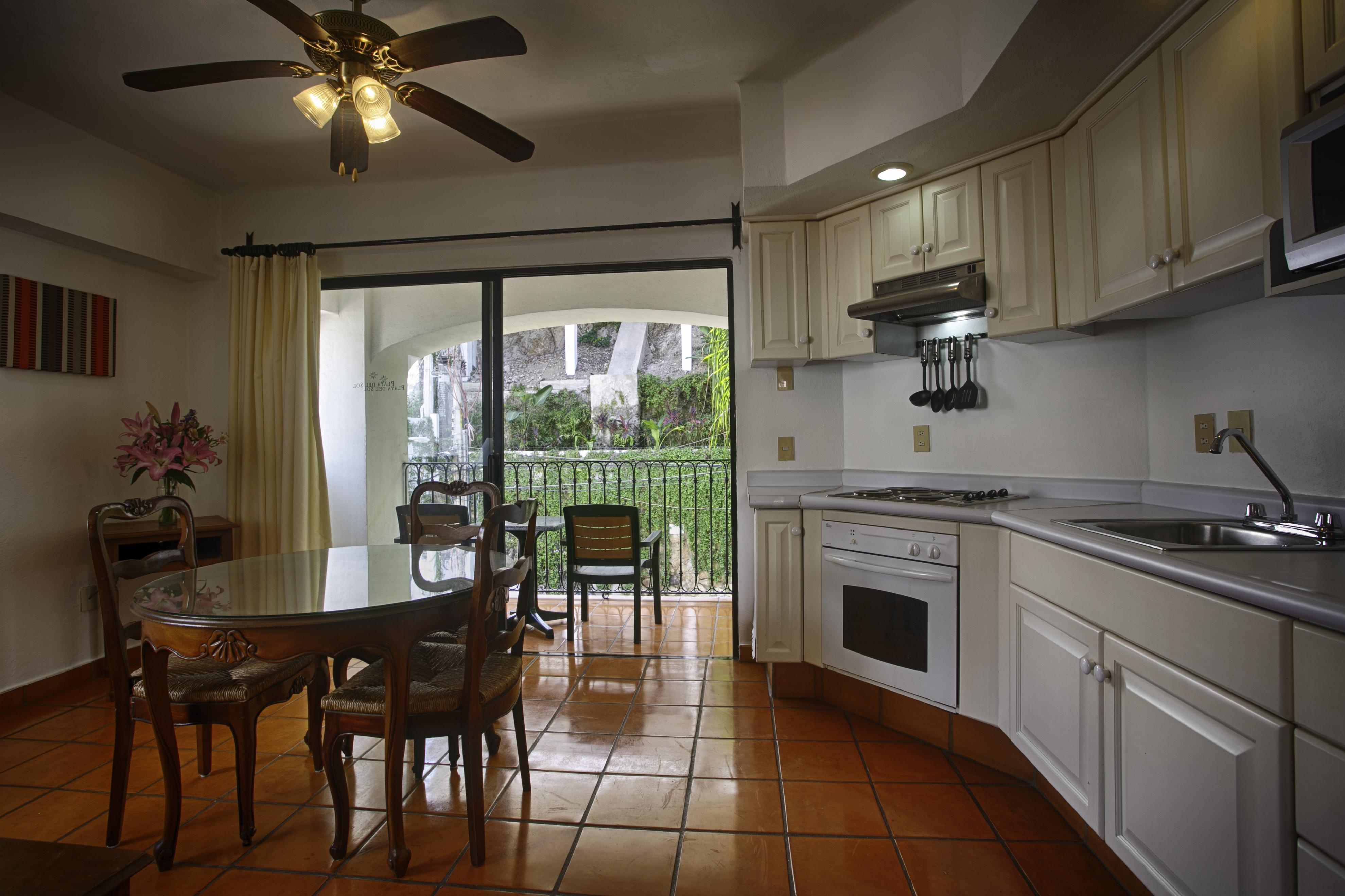 One Street Zona Romantica Hotel 4*