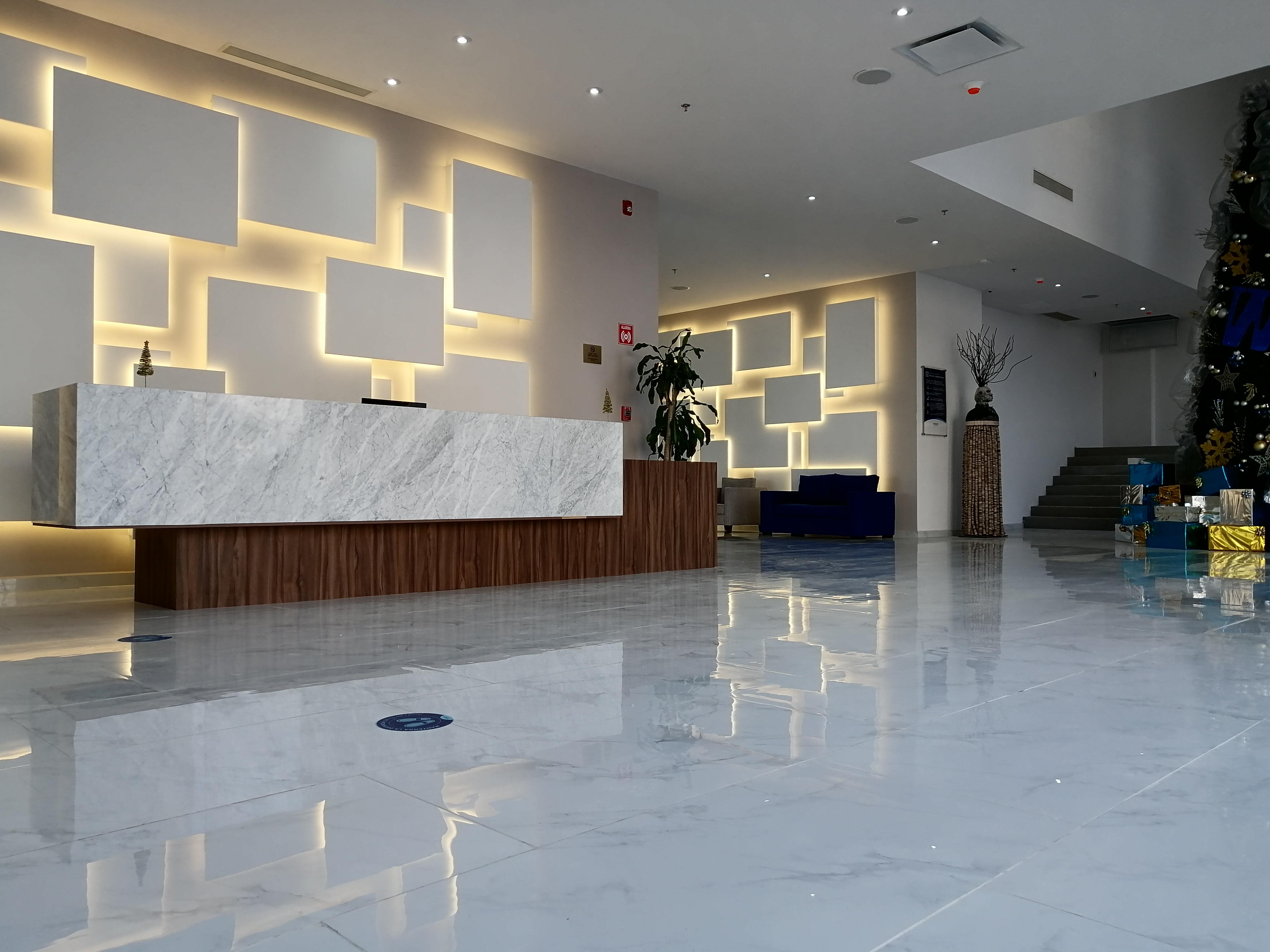 Wyndham Angelopolis Hotel 2*