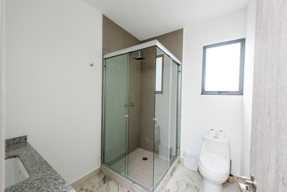 Holiday home Charming & Comfortable House, 15 Min To Downtown