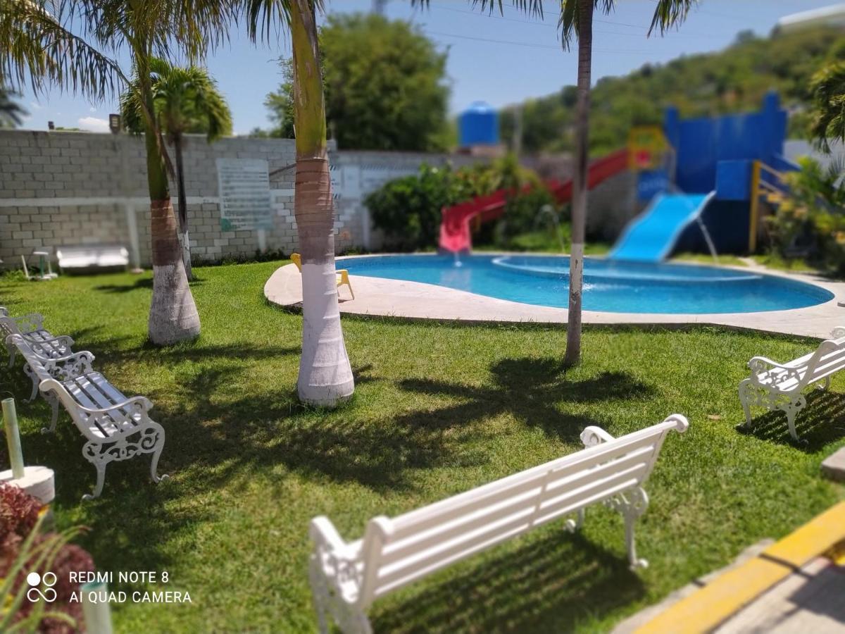 Los Abuelos Hotel