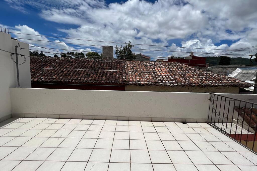 Amplio Dpto. Centrico Con Cochera Y Terraza. Apartment