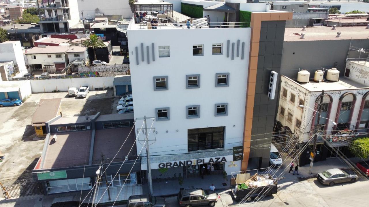 Grand One Plaza *