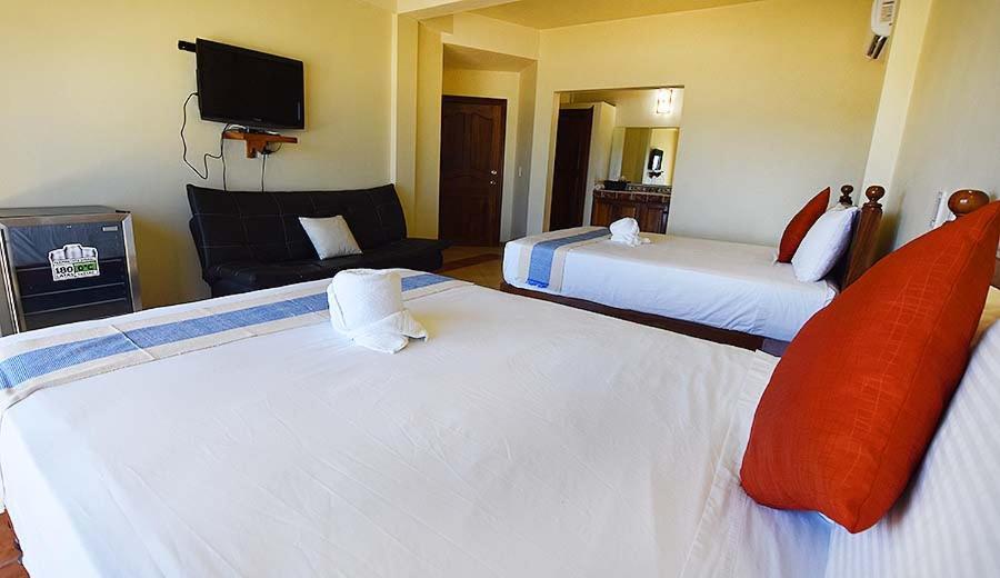 El Coral Hotel *