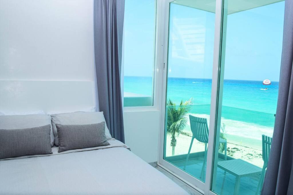 Exclusive On The Beach, Minimalist, Gym, Pool, Jacuzzi, Balcony Cancun