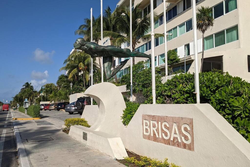 Oceanfront, Entire Apartment