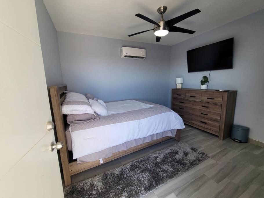 Luxury 3 Story Vacation Rental! Holiday home