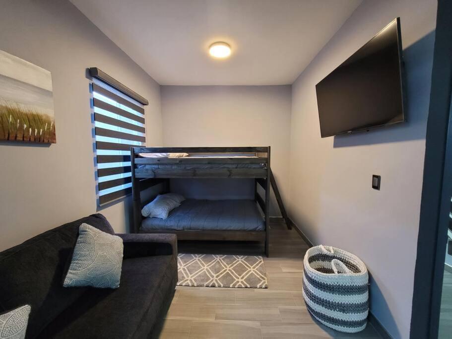 Luxury 3 Story Vacation Rental! Holiday home