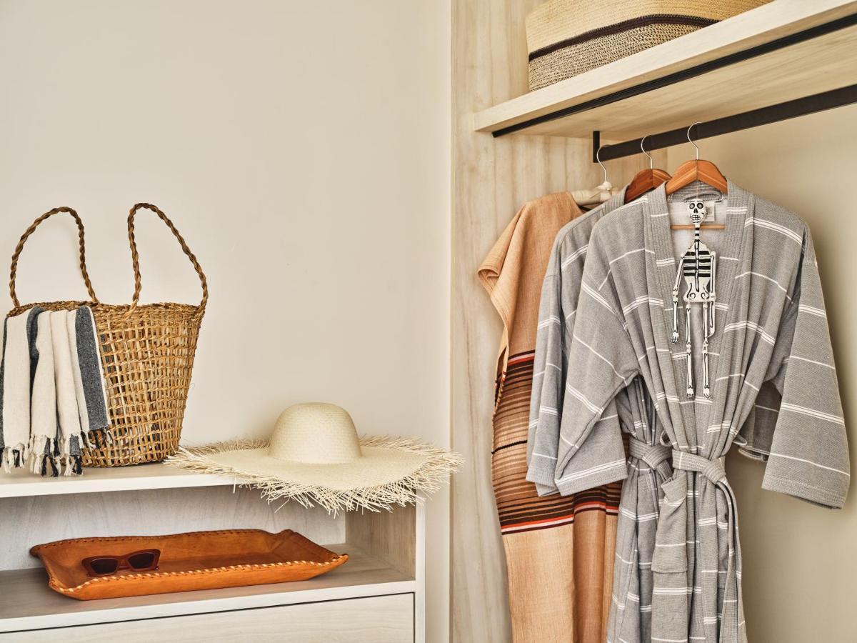 Resort Susurros Del Corazon, Collection *