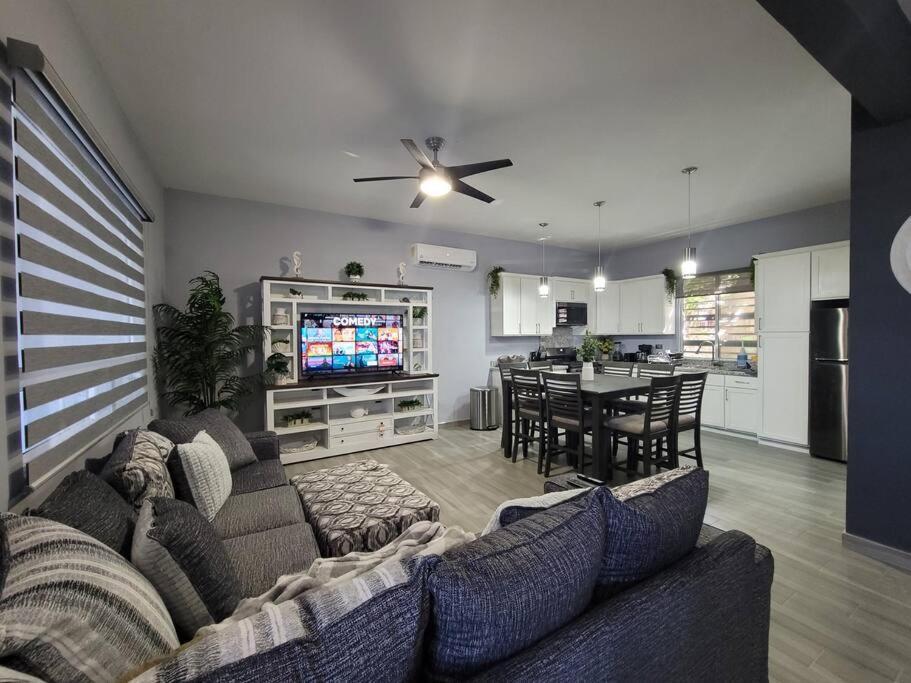 Luxury 3 Story Vacation Rental! Holiday home