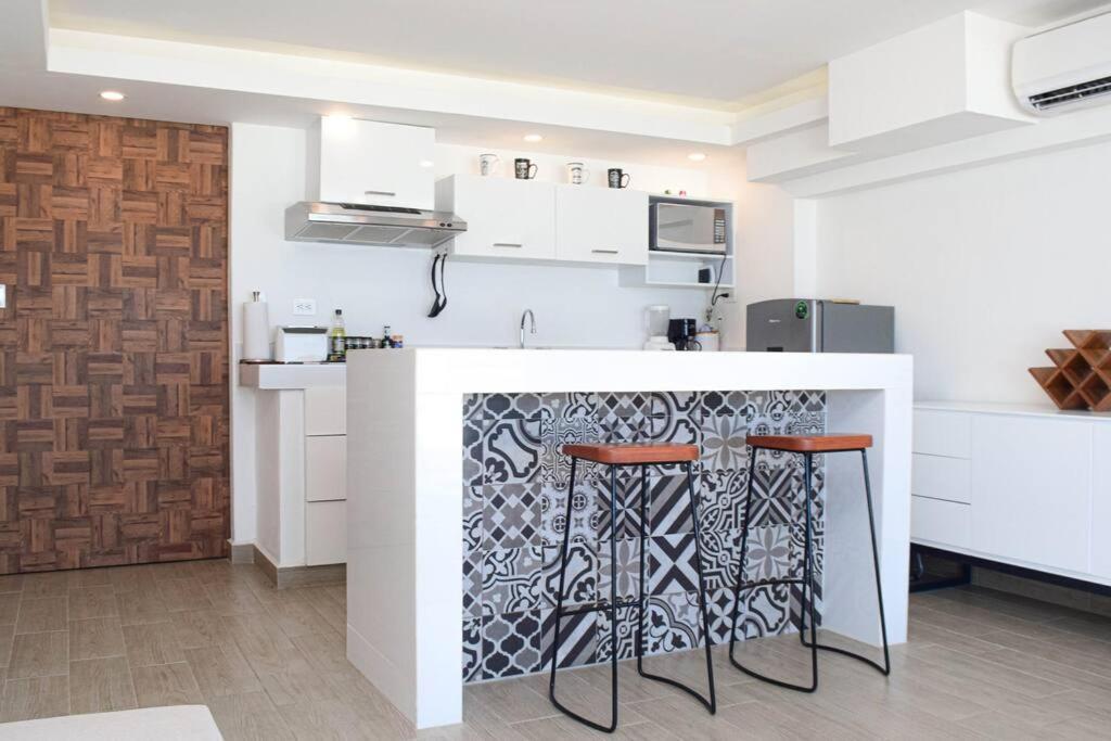 Ocean Front Marlin, Location In Zone #109 * Cancun