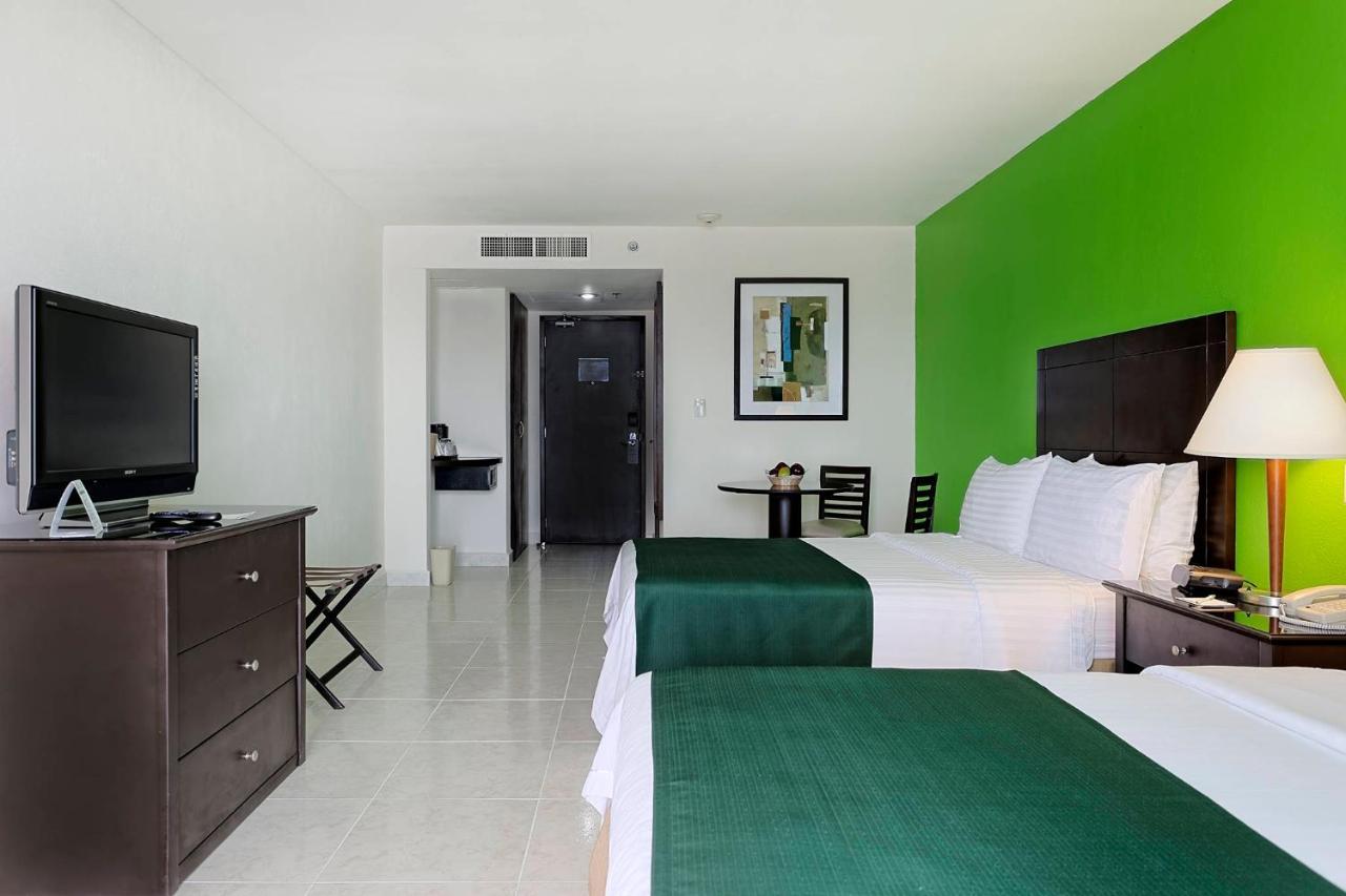 Hotel By Ihg 5*