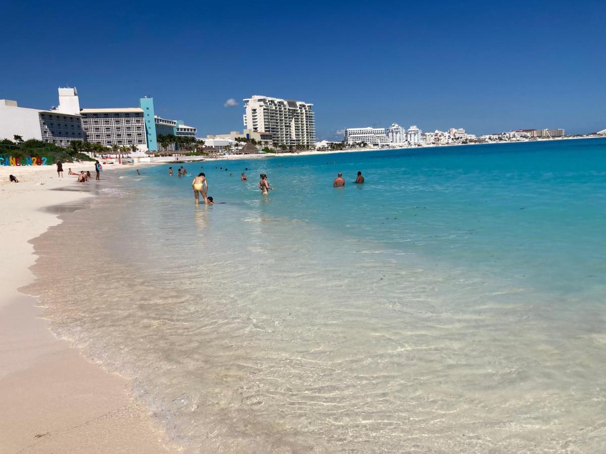 Oceanfront, Entire Apartment Cancun