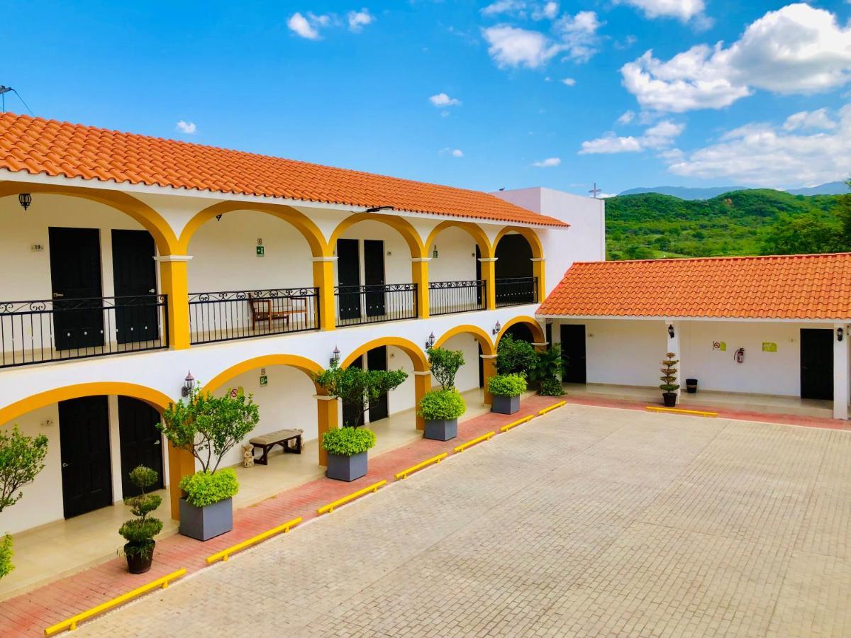 Hotel Casa Blanca *