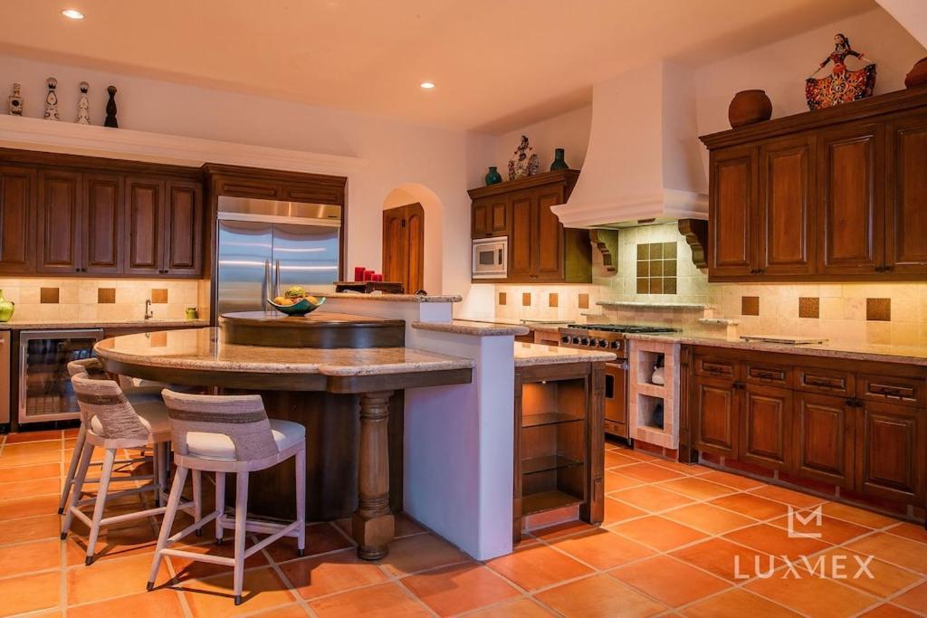 Amazing 5bd Del Mar With Full Staff And Steps From The Villa
