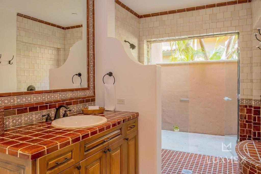 Amazing 5bd Del Mar With Full Staff And Steps From The Villa *