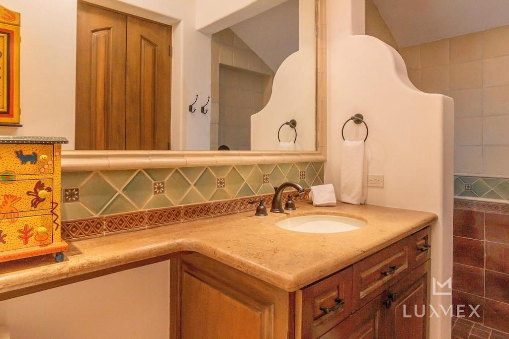 Villa Amazing 5bd Del Mar With Full Staff And Steps From The San Jose del Cabo