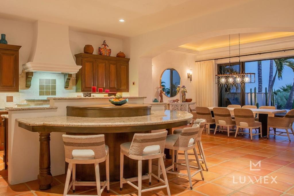 Villa Amazing 5bd Del Mar With Full Staff And Steps From The