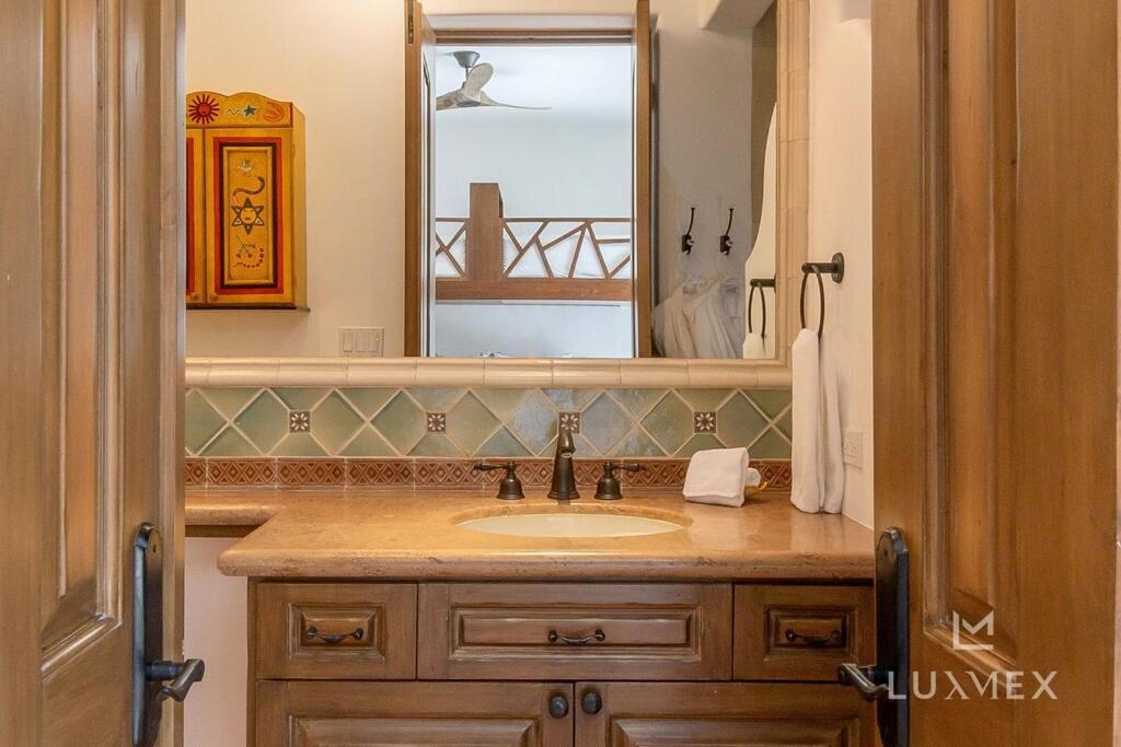 Villa Amazing 5bd Del Mar With Full Staff And Steps From The San Jose del Cabo