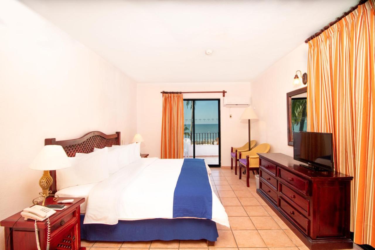 Grand Decameron Complex Bucerias, A Trademark Resort Bucerias