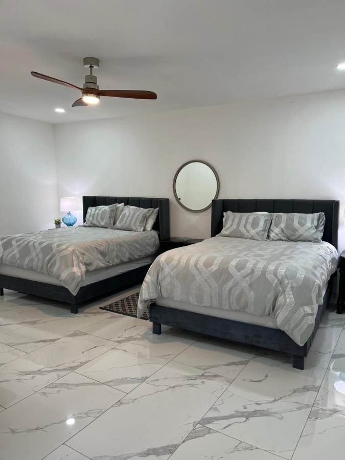 Beachfront 4 Bedroom Penthouse - Pool Steps To & Mins To Downtown Rosarito