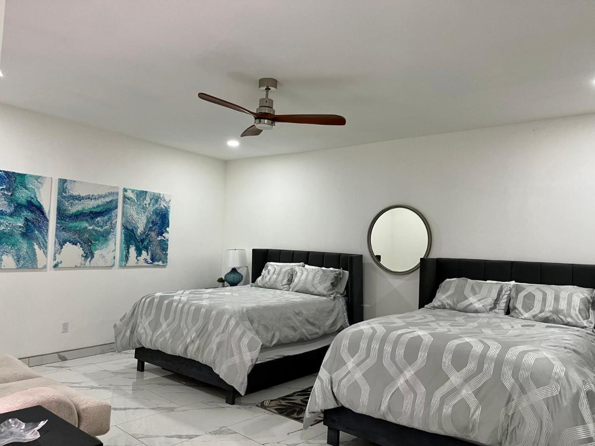 Apartment Beachfront 4 Bedroom Penthouse - Pool Steps To & Mins To Downtown
