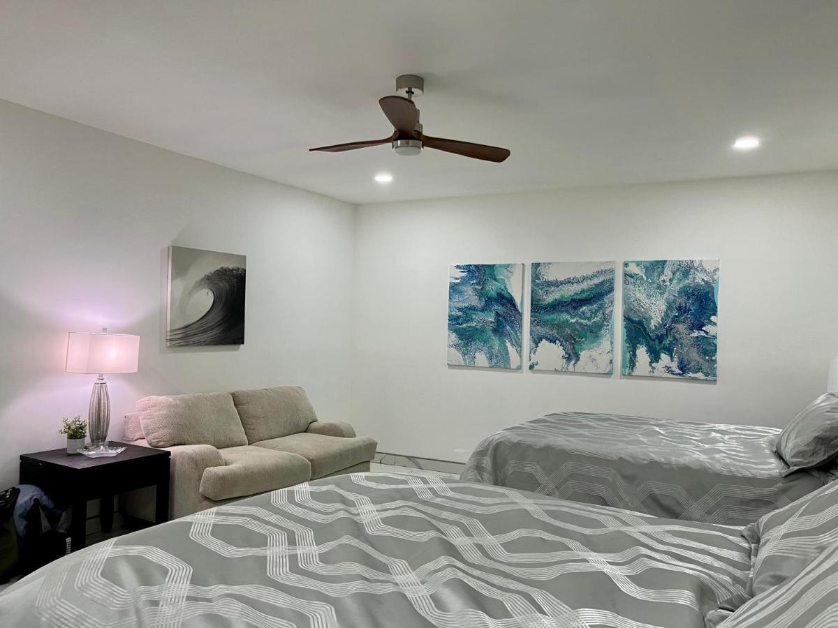 Beachfront 4 Bedroom Penthouse - Pool Steps To & Mins To Downtown *
